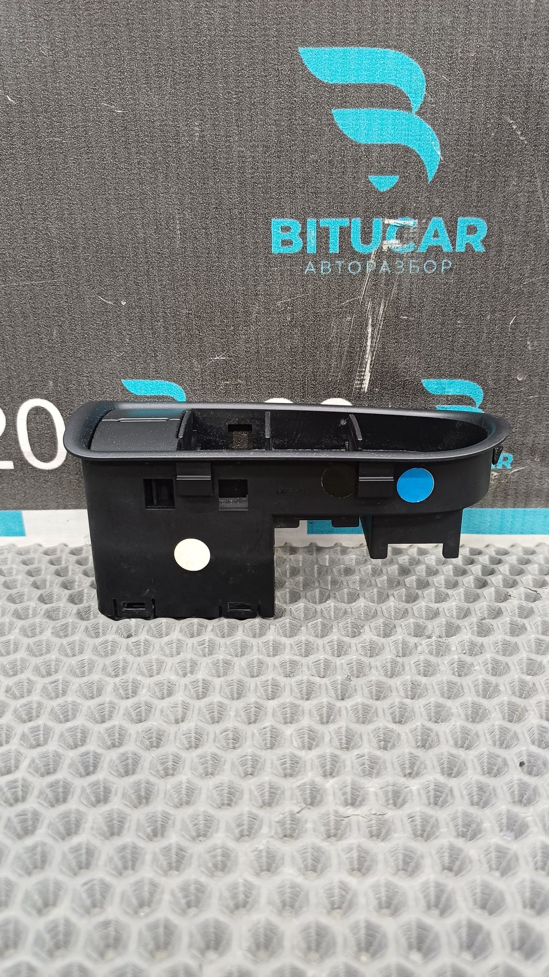 https://ycs.partsauto.market/partsauto-images/thmbs/userImages/c8f07ba63eb5b2f0f6006ea854bf8f7d/part/32c5b302-4152-4ef4-a450-2288fe993a1e_1776340289792.jpg