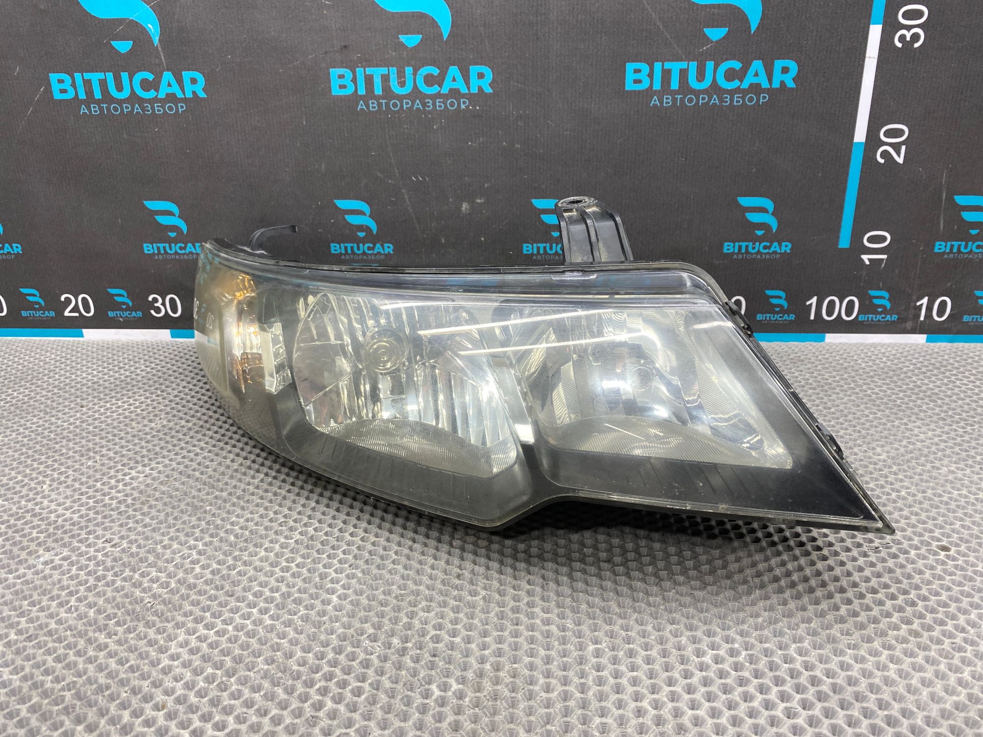 https://ycs.partsauto.market/partsauto-images/thmbs/userImages/c8f07ba63eb5b2f0f6006ea854bf8f7d/part/339ef2ba-3af9-4fea-acd9-8d452eb5d46b_1765707440935.jpg