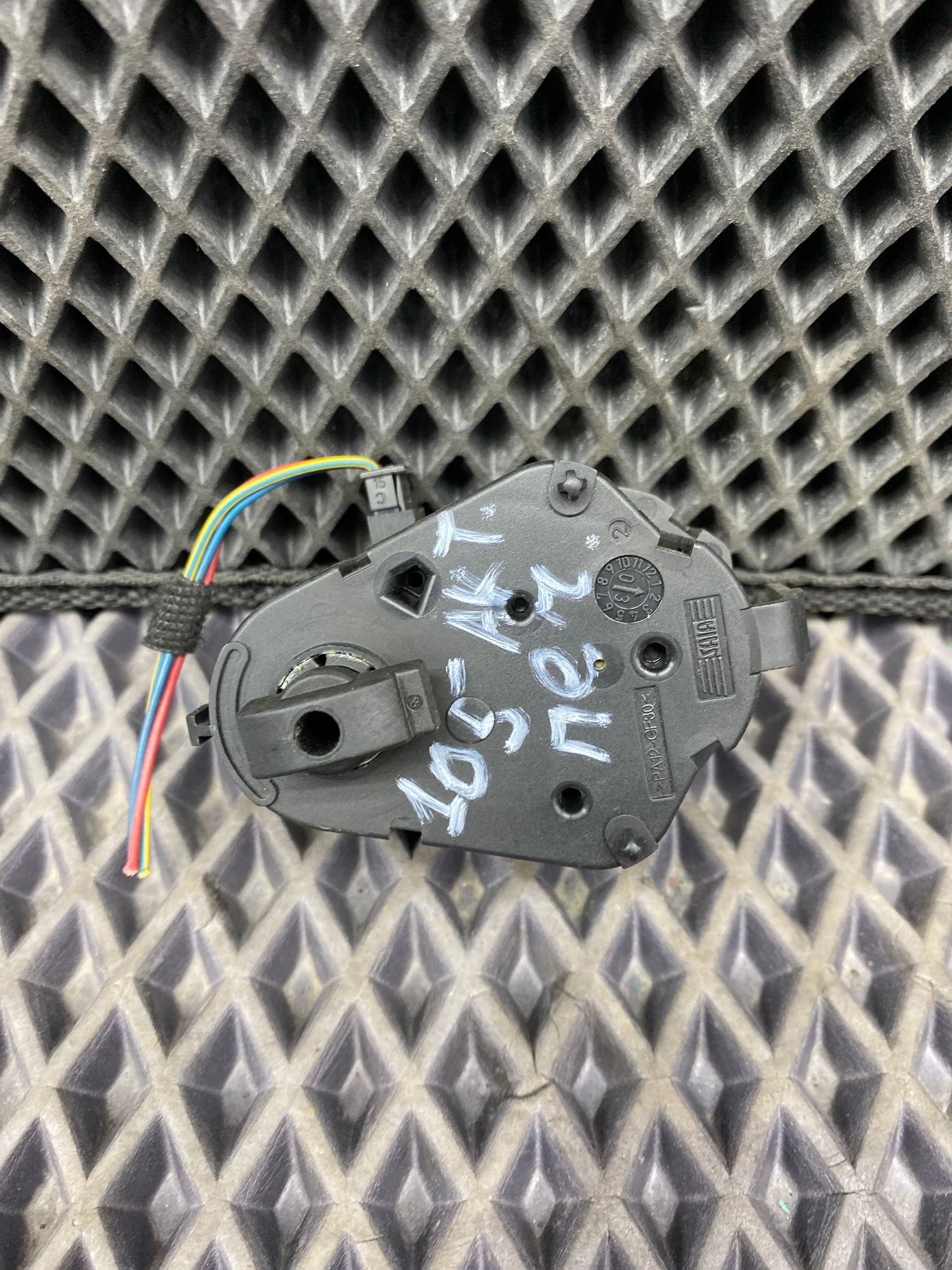 Б/У Сервопривод заслонок отопителя BMW 7-Series 4 дорест. 2001—2005 2003 Черный, 890 рублей, Краснодар