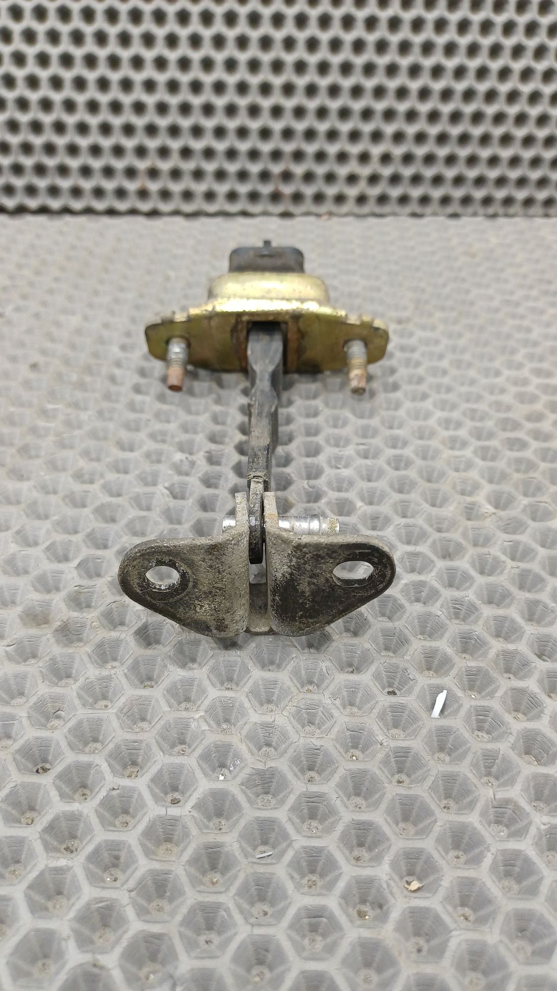 Б/У Ограничитель двери задней левой Toyota CARINA E 6 дорест. 1992—1996 1994 Зеленый, 590 рублей, Краснодар