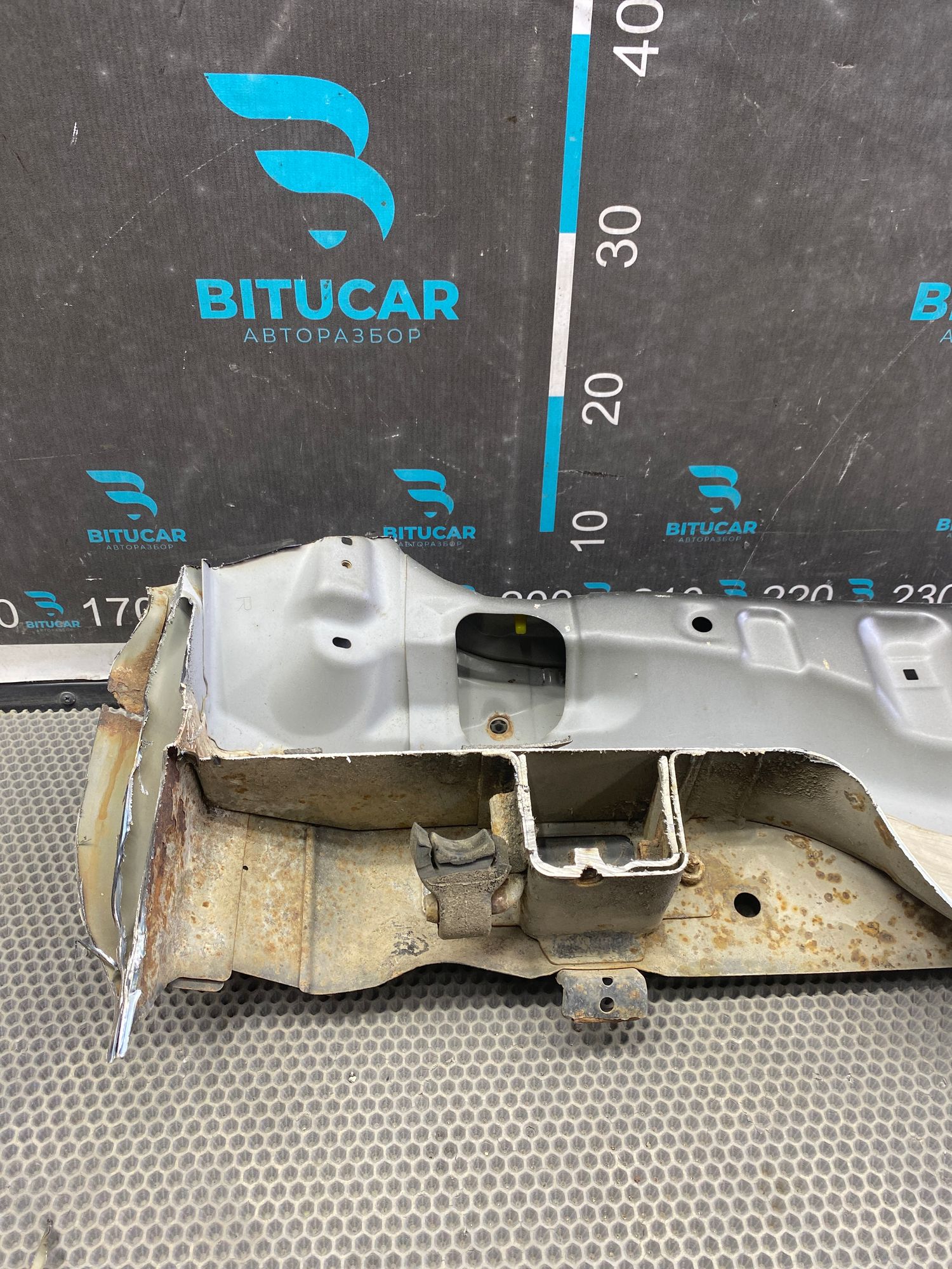 https://ycs.partsauto.market/partsauto-images/thmbs/userImages/c8f07ba63eb5b2f0f6006ea854bf8f7d/part/3483e012-8c92-4c9f-b2f3-cf79d38a76d2_1776430385177.jpg