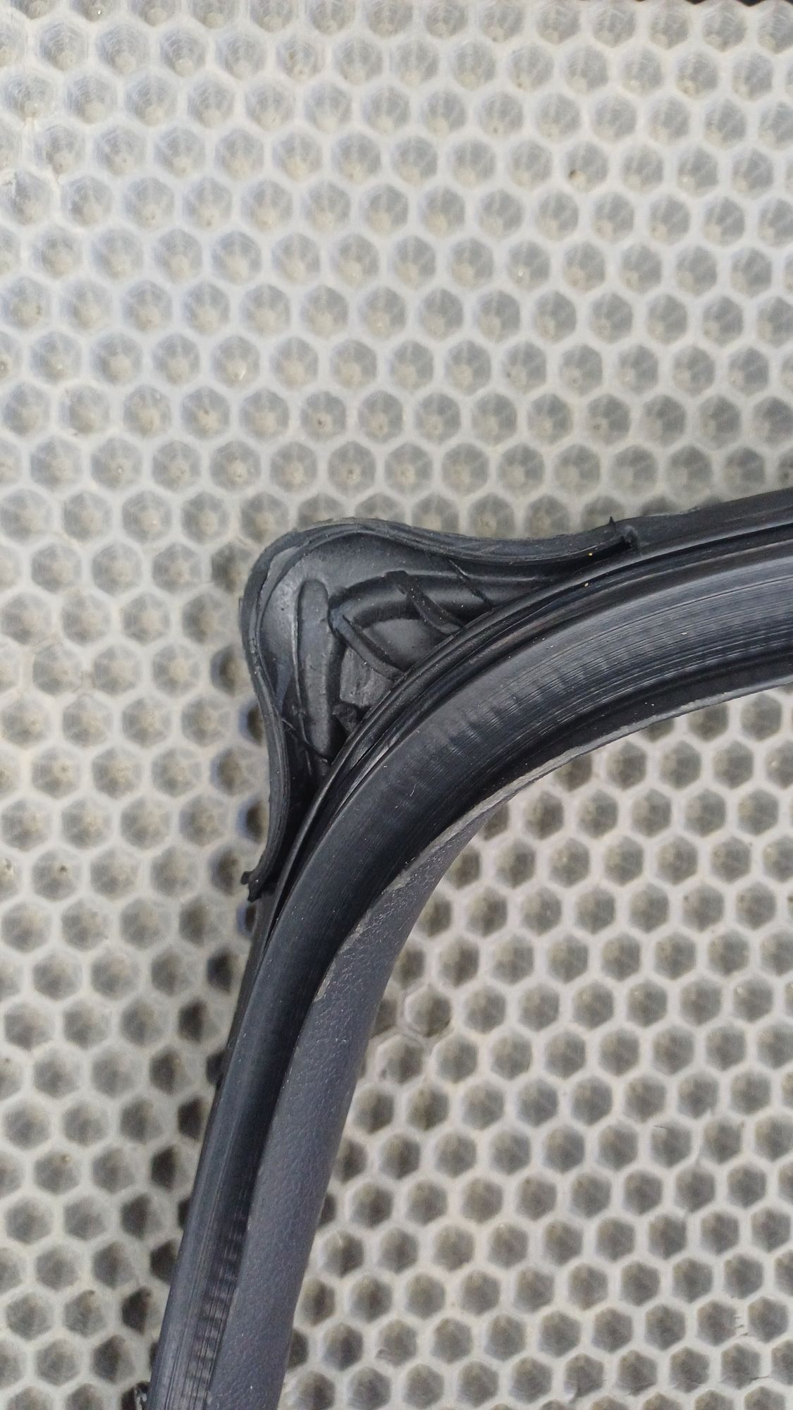 https://ycs.partsauto.market/partsauto-images/thmbs/userImages/c8f07ba63eb5b2f0f6006ea854bf8f7d/part/350e60c7-0f36-43da-a4d7-9d5acf7e058b_1777206937475.jpg