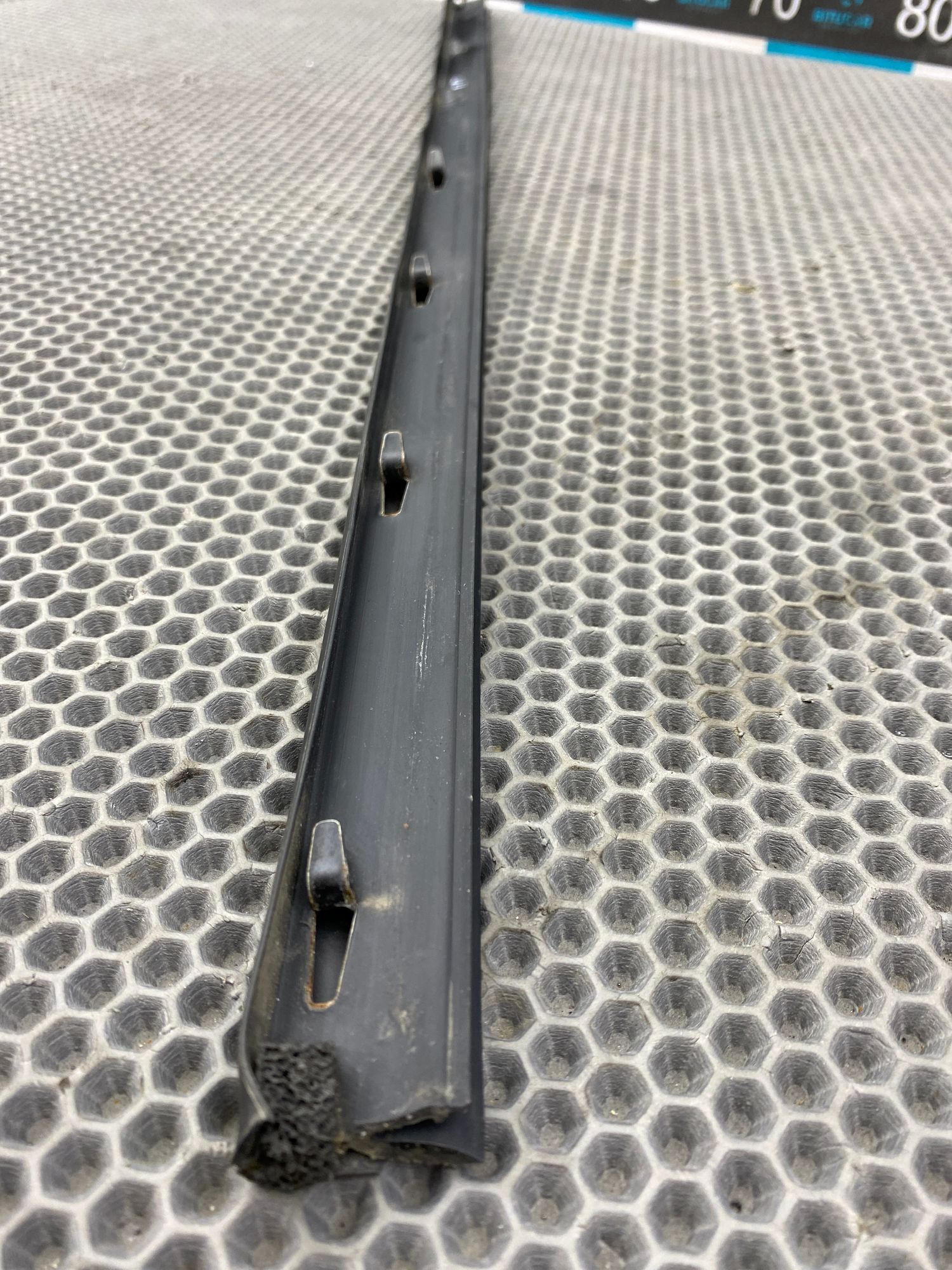 https://ycs.partsauto.market/partsauto-images/thmbs/userImages/c8f07ba63eb5b2f0f6006ea854bf8f7d/part/35545ff3-e29f-4307-9fd7-a0ba9acc63c6_1775033757454.jpg