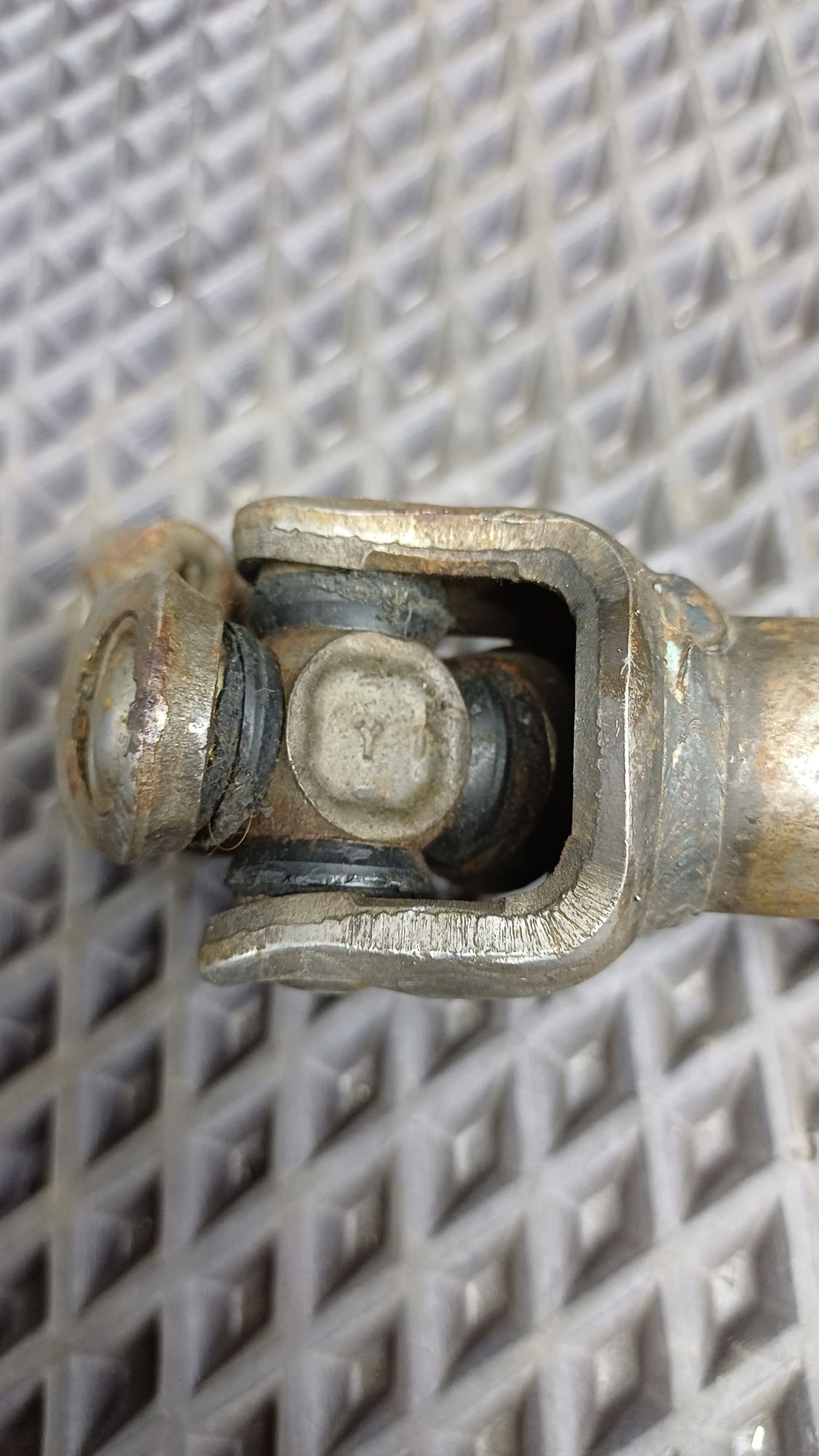 Б/У Кардан рулевой Toyota CARINA E 6 дорест. 1992—1996 1994 Зеленый, 1390 рублей, Краснодар