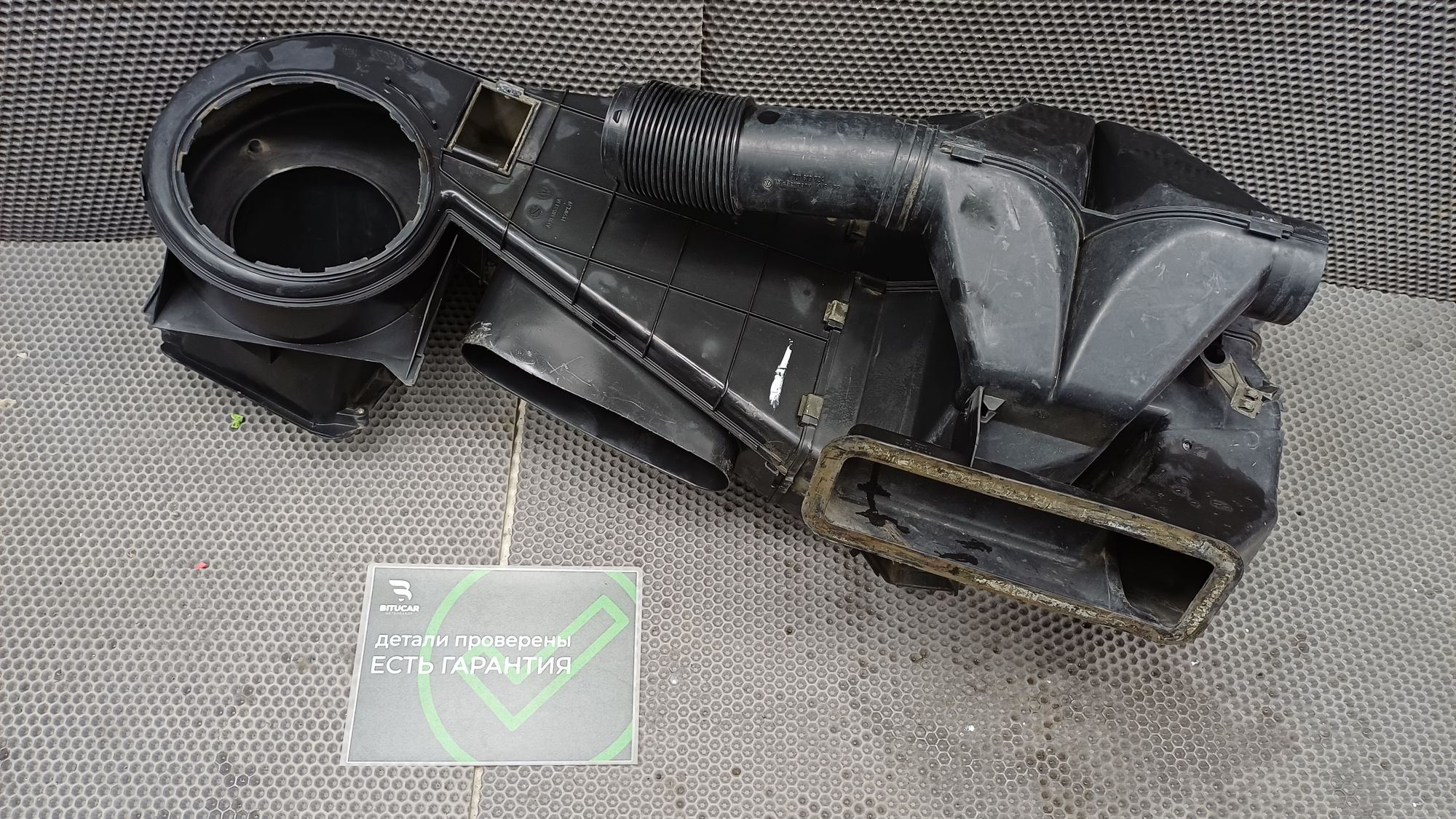 https://ycs.partsauto.market/partsauto-images/thmbs/userImages/c8f07ba63eb5b2f0f6006ea854bf8f7d/part/36171123-0606-4f91-99d8-70a5b7b69366_1774363148610.jpg