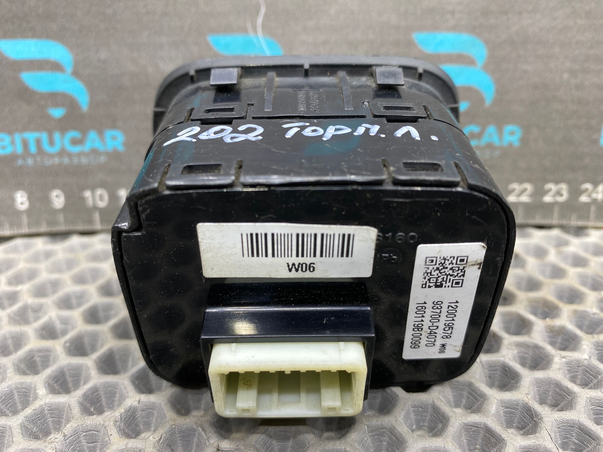 https://ycs.partsauto.market/partsauto-images/thmbs/userImages/c8f07ba63eb5b2f0f6006ea854bf8f7d/part/366ee32d-f60d-46a5-b68e-8176242201f9_1777627038662.jpg