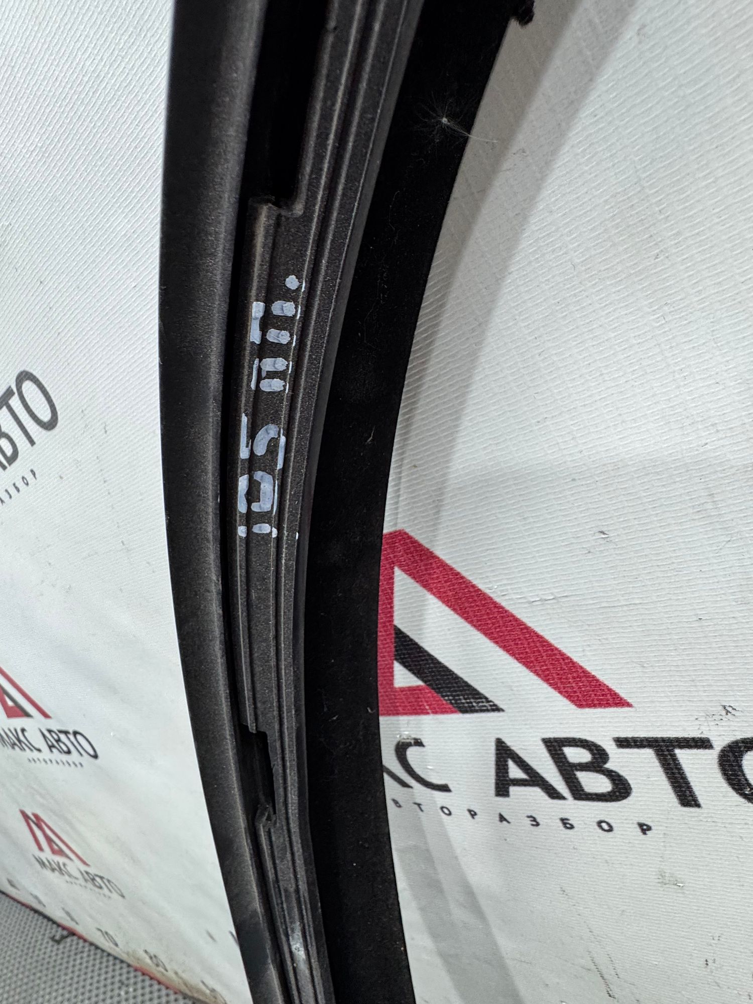 Уплотнитель стекла внешний передней правой двери null, 990 рублей, Краснодар