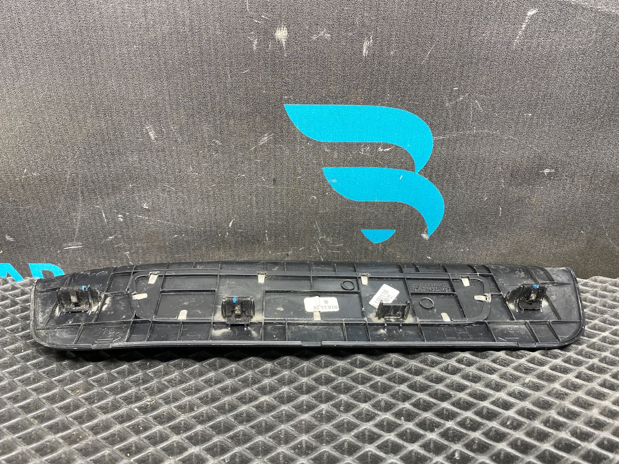 https://ycs.partsauto.market/partsauto-images/thmbs/userImages/c8f07ba63eb5b2f0f6006ea854bf8f7d/part/36d20d45-54ff-4de9-a825-f3a87a8d7786_1777732266730.jpg