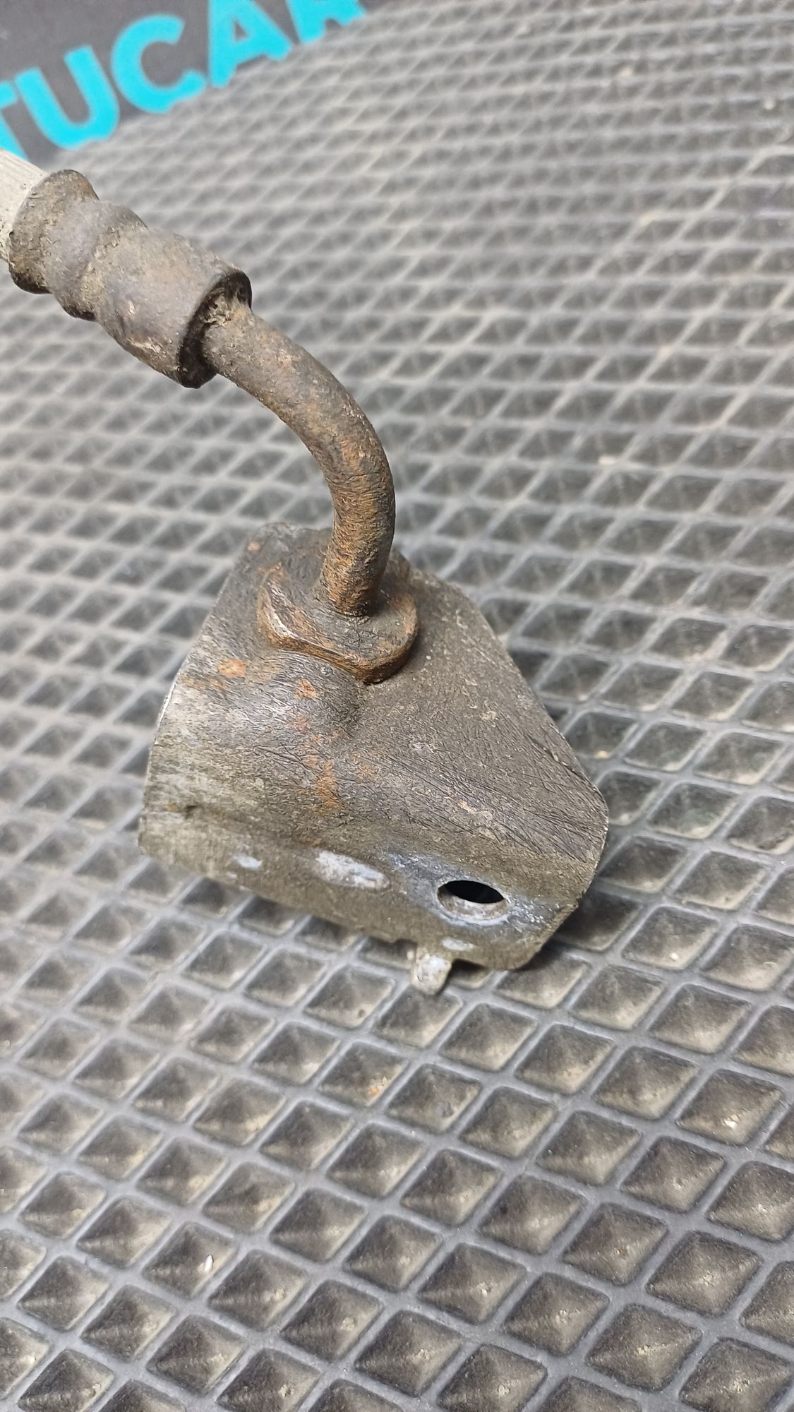 https://ycs.partsauto.market/partsauto-images/thmbs/userImages/c8f07ba63eb5b2f0f6006ea854bf8f7d/part/36d4046b-6f30-48bf-8d57-3233b888f2ca_1777099252950.jpg