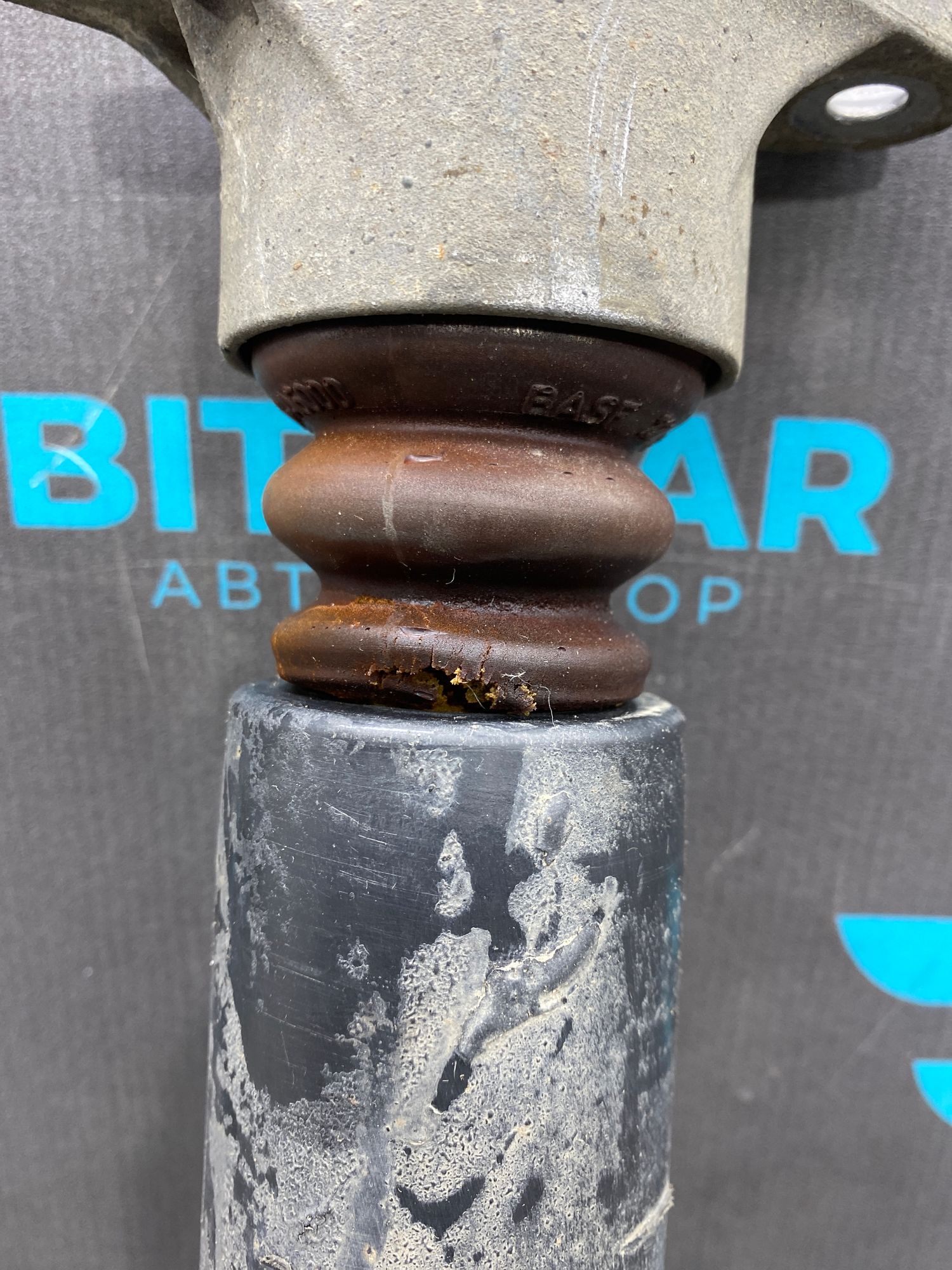 https://ycs.partsauto.market/partsauto-images/thmbs/userImages/c8f07ba63eb5b2f0f6006ea854bf8f7d/part/37659570-0028-4c14-9752-64b92737ad43_1777297053054.jpg