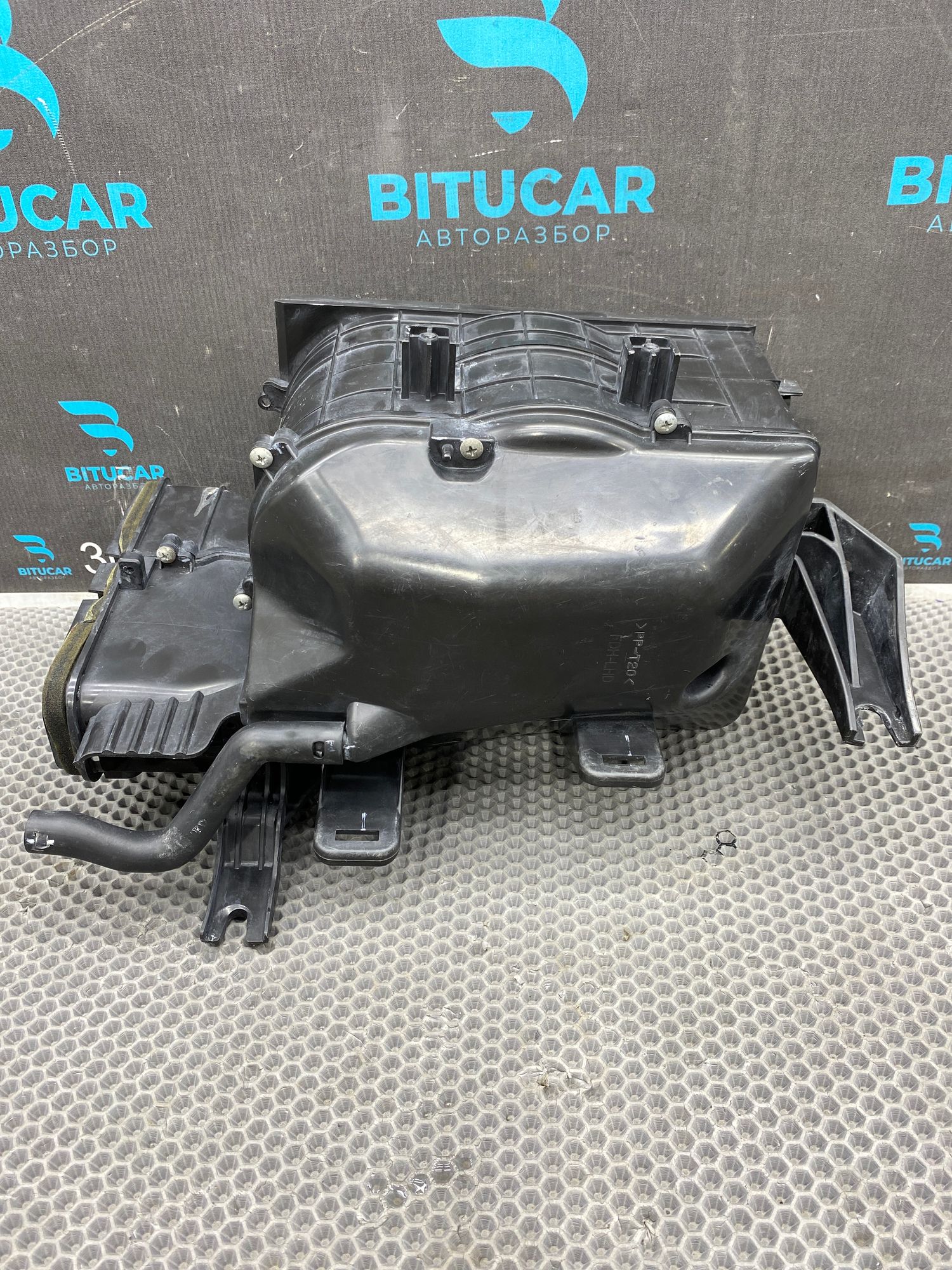 https://ycs.partsauto.market/partsauto-images/thmbs/userImages/c8f07ba63eb5b2f0f6006ea854bf8f7d/part/3765a8f1-daec-460e-bba3-00724d93b64a_1775046005231.jpg