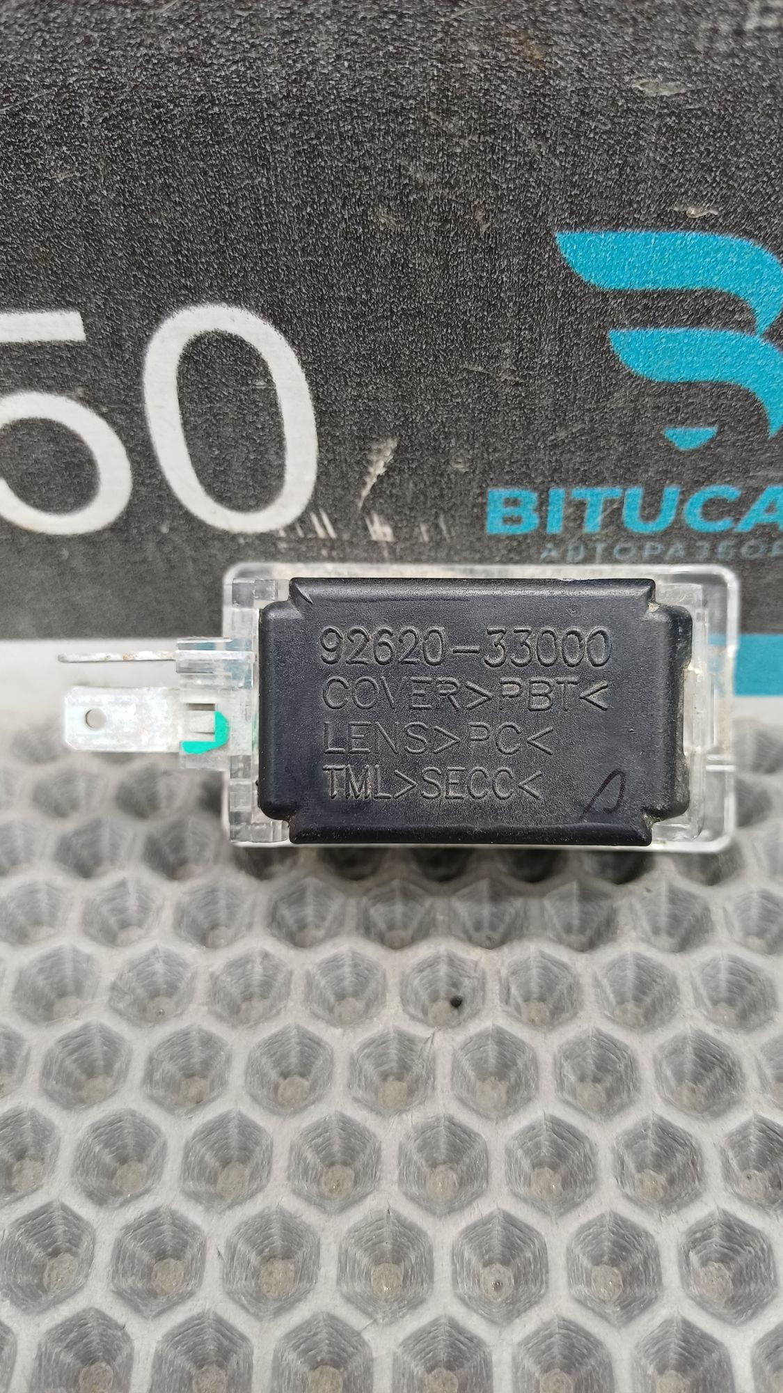 Б/У Фонарь бардачка Kia Optima 4 JF (G4KJ) 2.4L AT 2019 GT-Line, 499 рублей, Краснодар