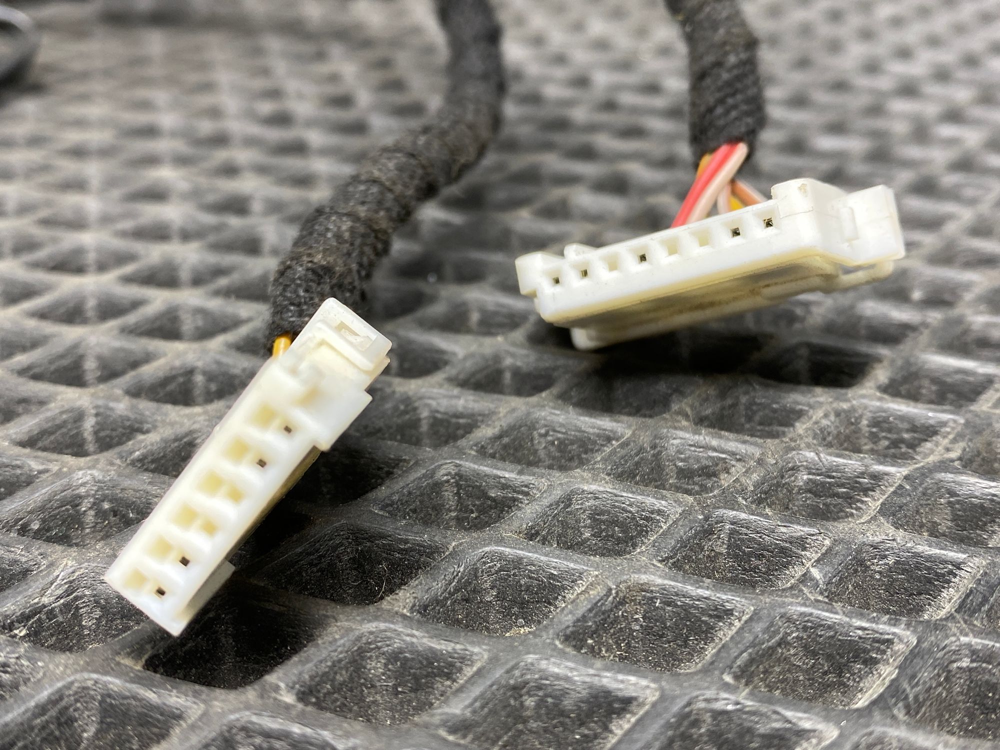 https://ycs.partsauto.market/partsauto-images/thmbs/userImages/c8f07ba63eb5b2f0f6006ea854bf8f7d/part/381a826b-7b45-4a1a-9b44-977929c119f2_1777444524739.jpg
