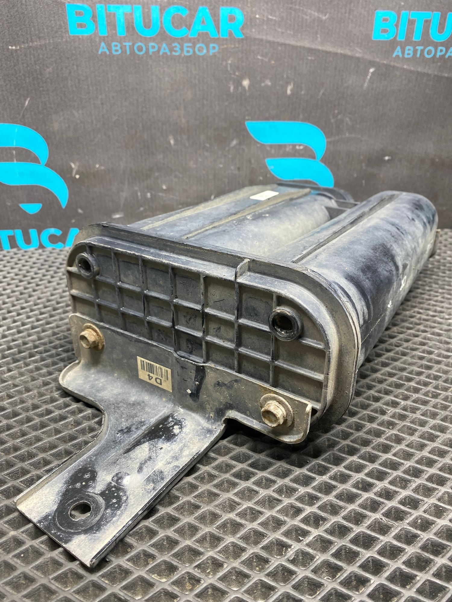 https://ycs.partsauto.market/partsauto-images/thmbs/userImages/c8f07ba63eb5b2f0f6006ea854bf8f7d/part/38e36074-8119-43e7-b4a6-80ee470b66b9_1777368177648.jpg