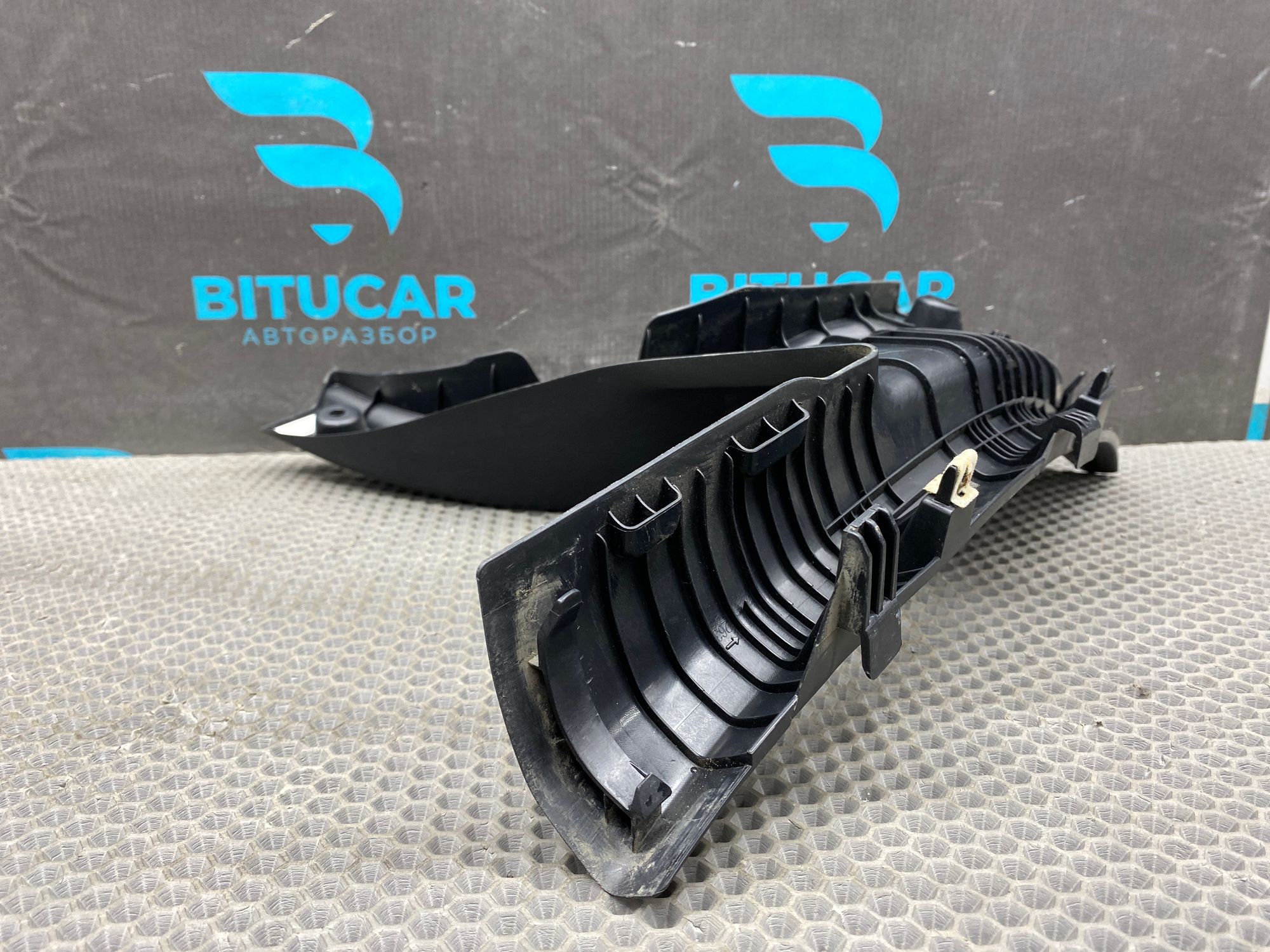 https://ycs.partsauto.market/partsauto-images/thmbs/userImages/c8f07ba63eb5b2f0f6006ea854bf8f7d/part/394967bd-a20c-49f8-abbc-16ce2acfb7bf_1777023737555.jpg