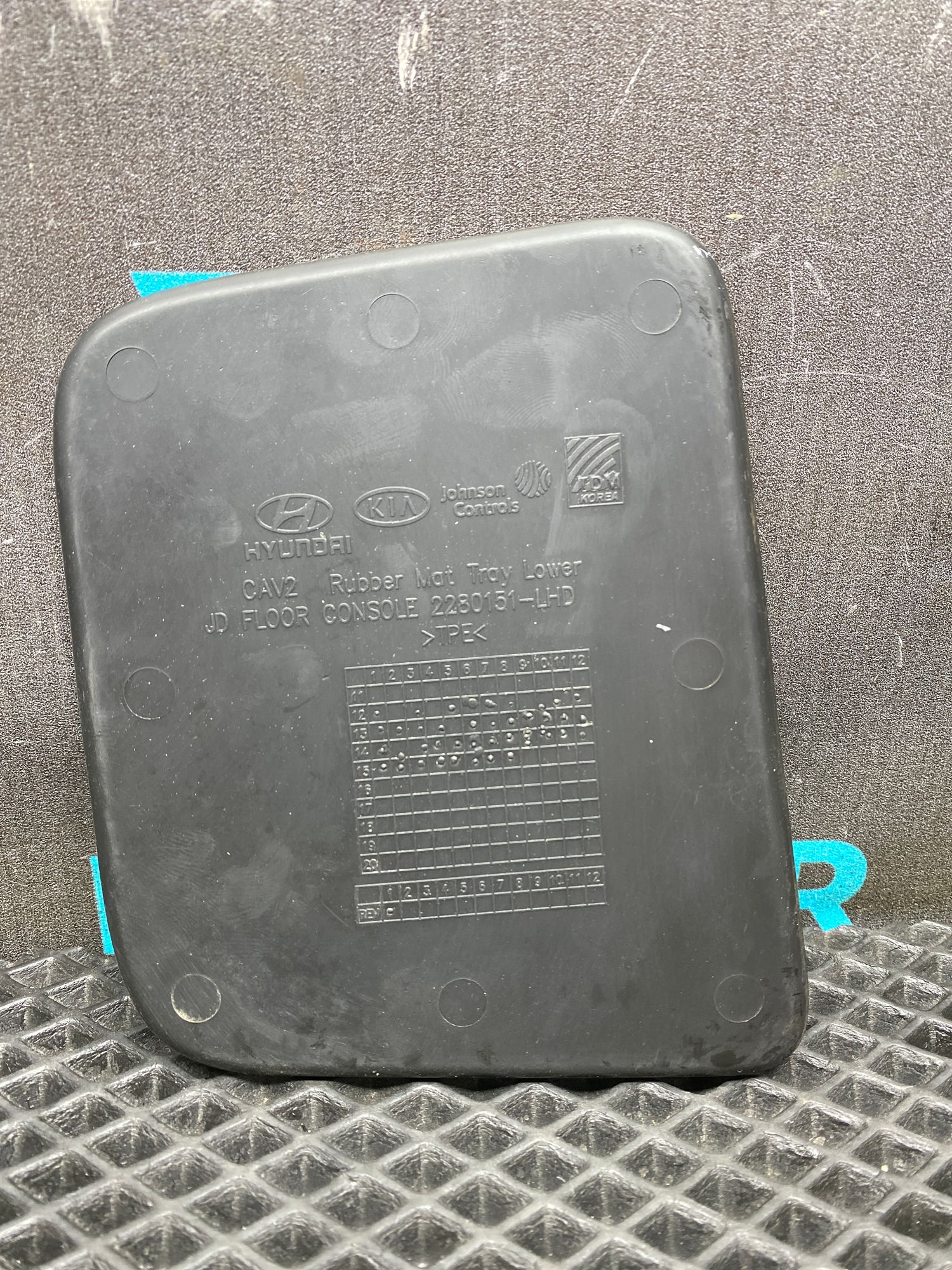 https://ycs.partsauto.market/partsauto-images/thmbs/userImages/c8f07ba63eb5b2f0f6006ea854bf8f7d/part/3970cc28-1770-4434-967d-e1c77afd48ba_1777291878277.jpg