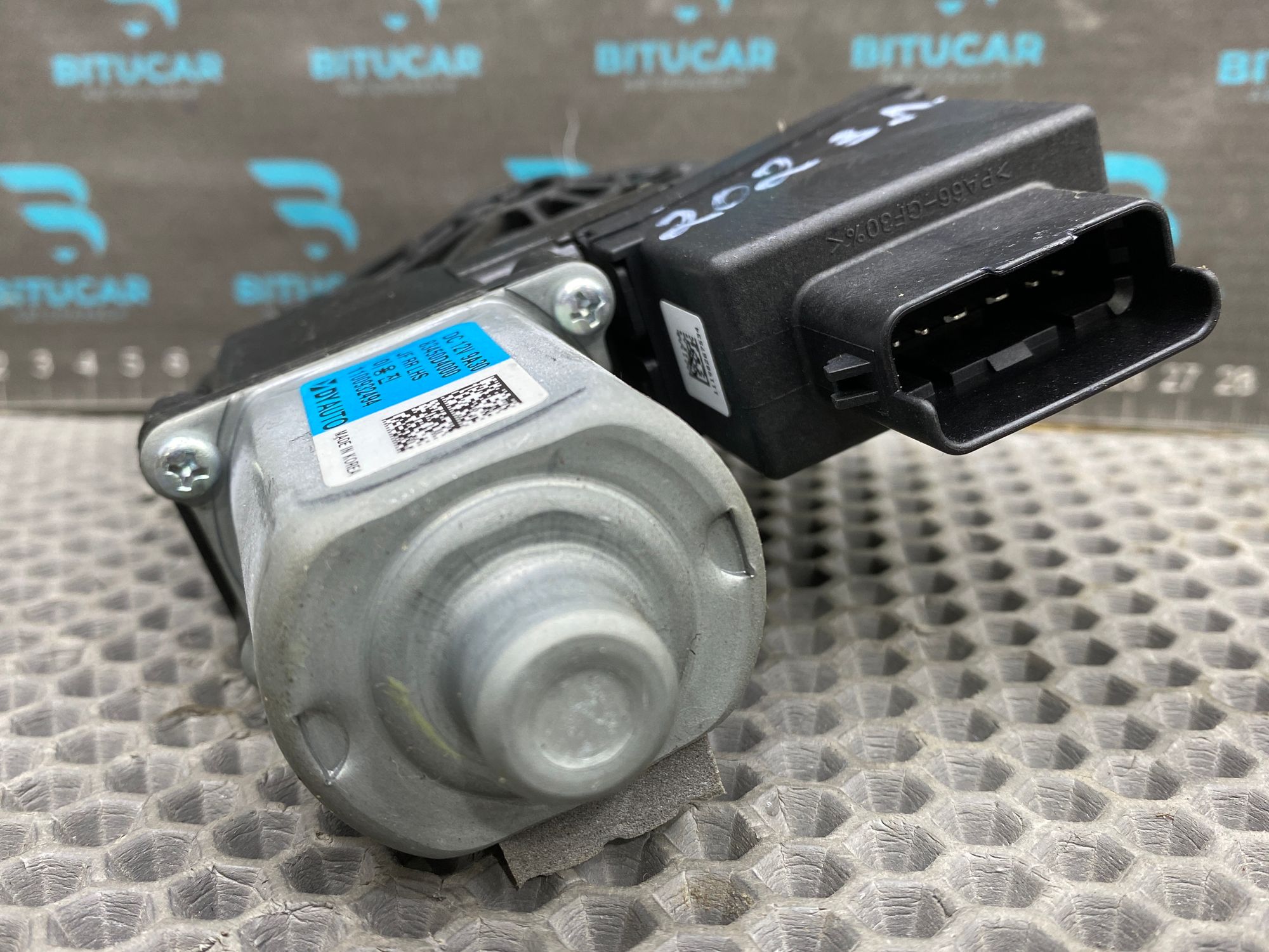 https://ycs.partsauto.market/partsauto-images/thmbs/userImages/c8f07ba63eb5b2f0f6006ea854bf8f7d/part/39ad6b9b-5b36-4100-989c-0b2c106e2030_1777645905959.jpg