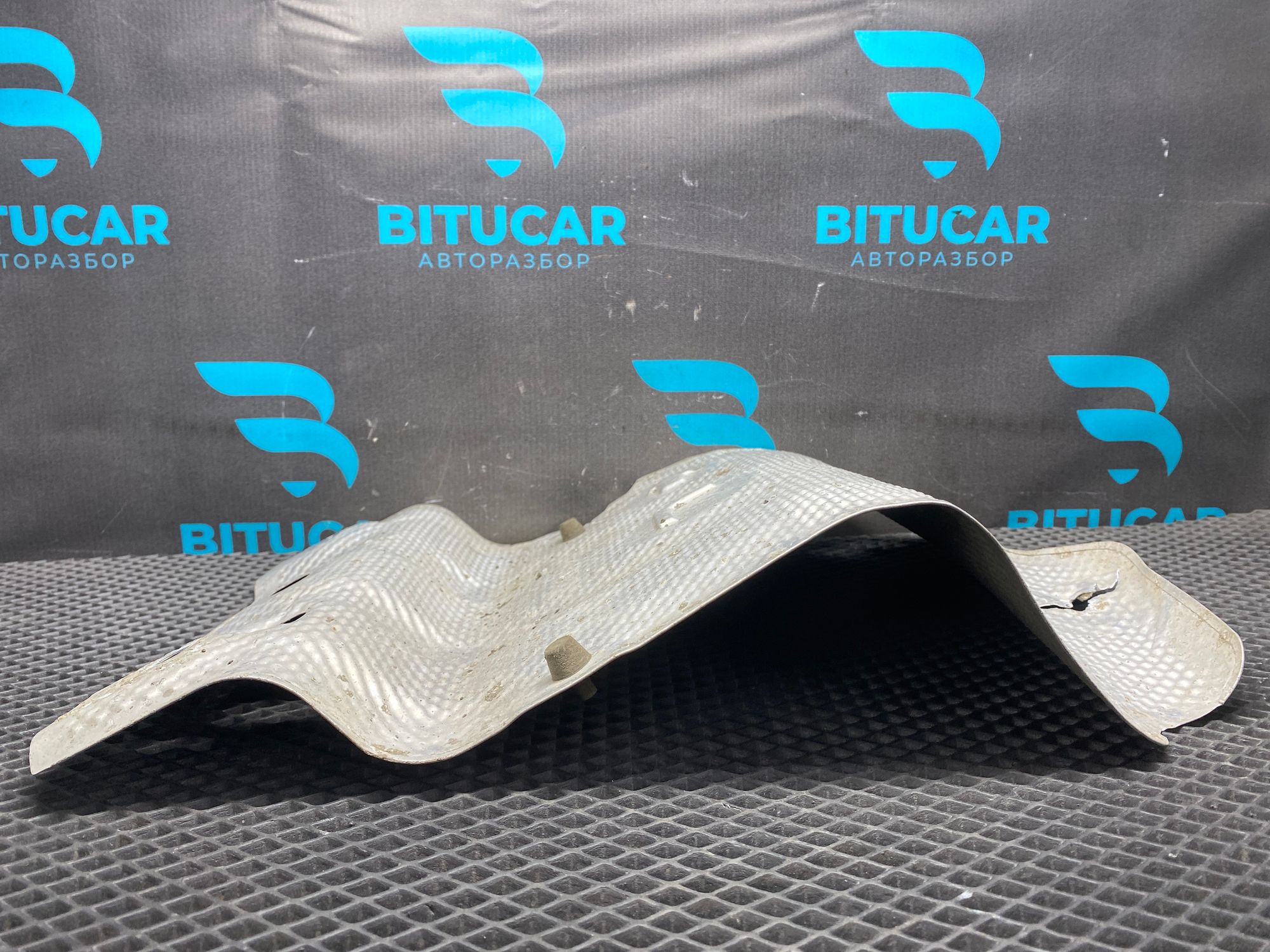 https://ycs.partsauto.market/partsauto-images/thmbs/userImages/c8f07ba63eb5b2f0f6006ea854bf8f7d/part/39c77e9c-62b3-4947-85ce-732e41dc4e05_1777466066319.jpg