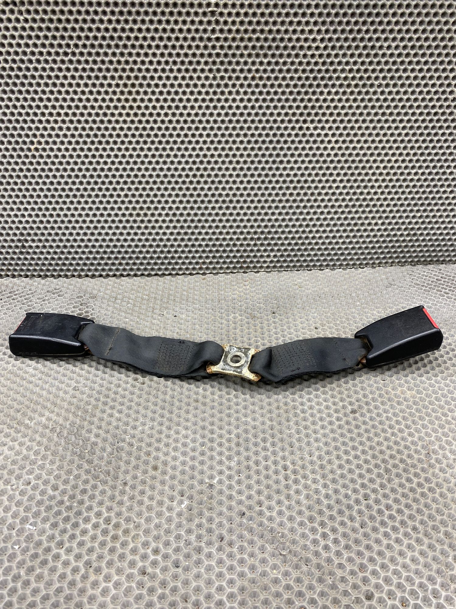 Б/У Замок спинки сидения Toyota CARINA E 6 дорест. 1992—1996 1994 Зеленый, 990 рублей, Краснодар