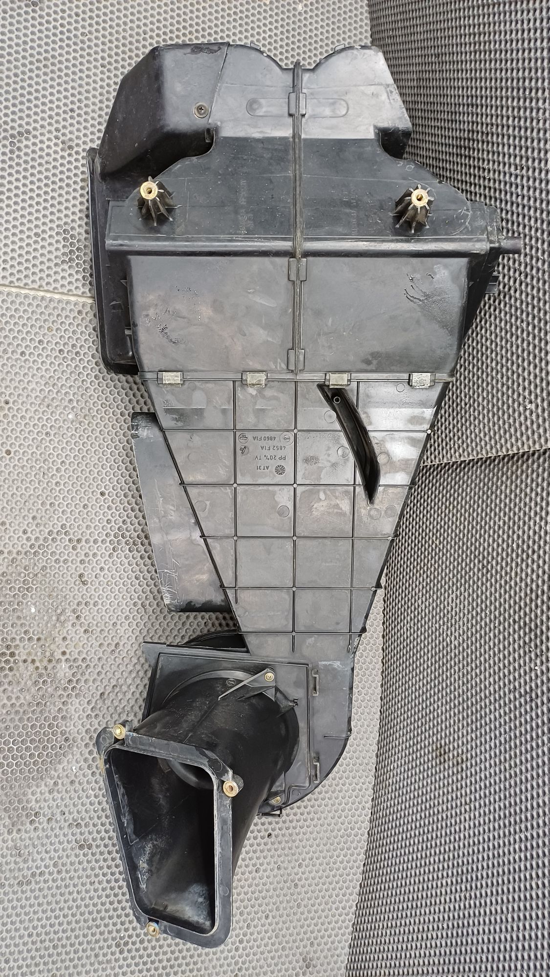 https://ycs.partsauto.market/partsauto-images/thmbs/userImages/c8f07ba63eb5b2f0f6006ea854bf8f7d/part/3a2d1013-641a-4b82-96ed-223aac3e1fec_1774363157043.jpg