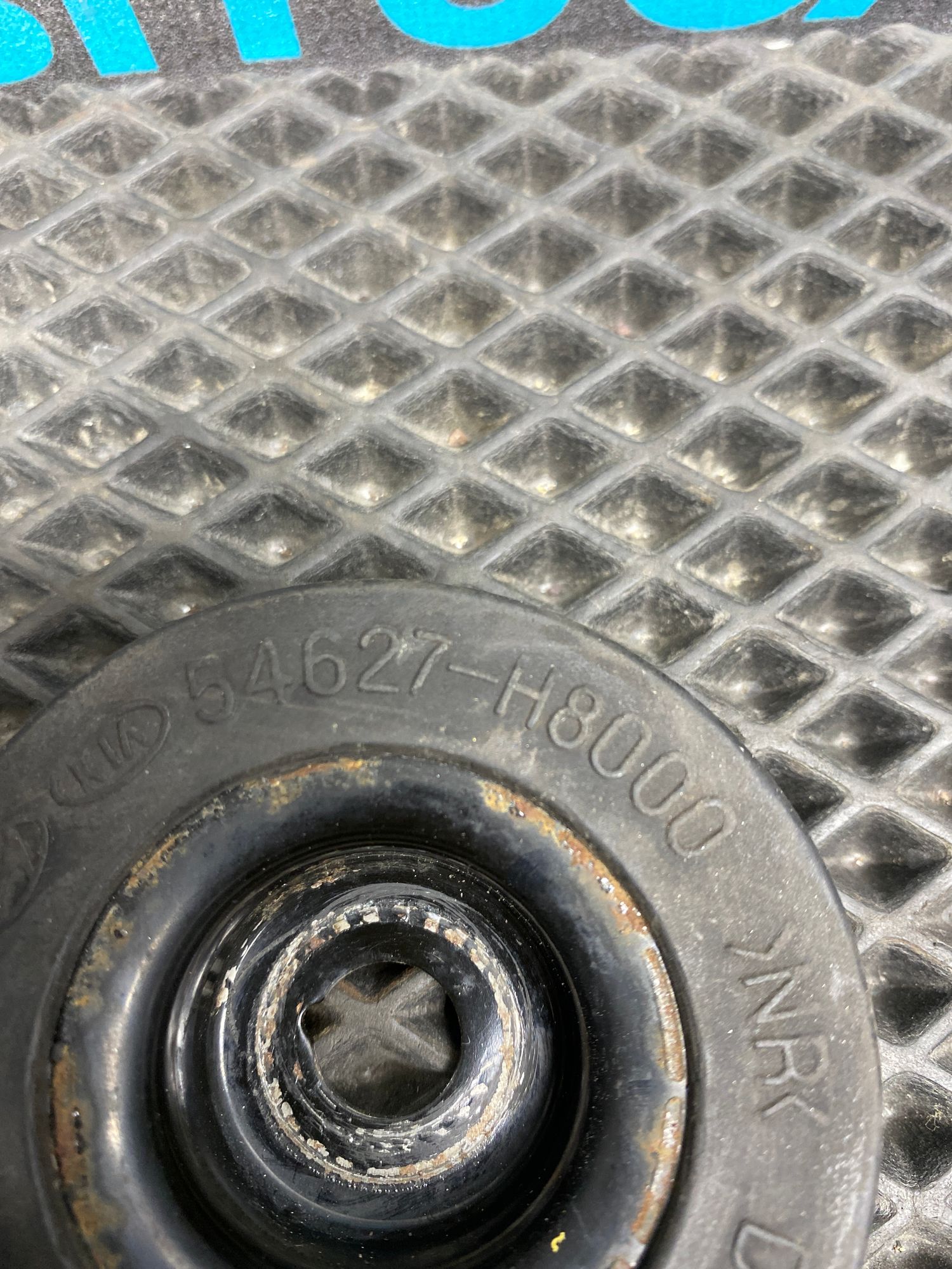 https://ycs.partsauto.market/partsauto-images/thmbs/userImages/c8f07ba63eb5b2f0f6006ea854bf8f7d/part/3a7890b4-cc04-449b-8d51-a0f2265503bb_1777119278668.jpg