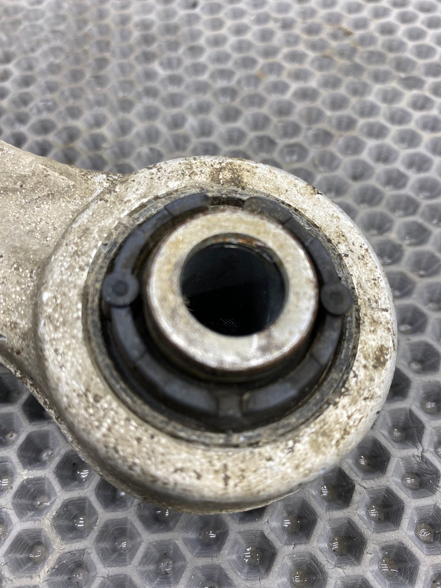 https://ycs.partsauto.market/partsauto-images/thmbs/userImages/c8f07ba63eb5b2f0f6006ea854bf8f7d/part/3a92c33f-a369-4a14-a5c1-6709bfb14545_1775201407557.jpg