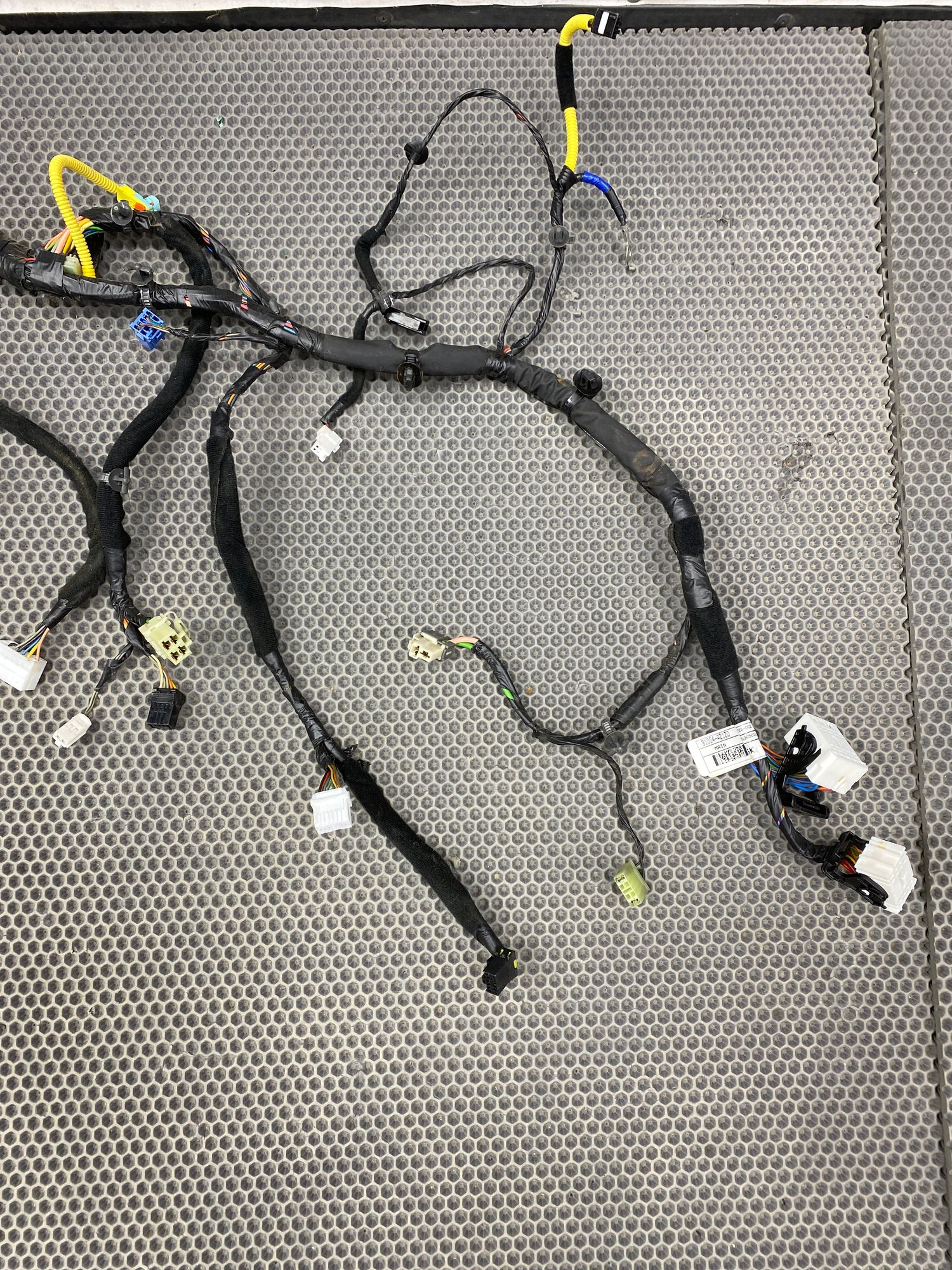 https://ycs.partsauto.market/partsauto-images/thmbs/userImages/c8f07ba63eb5b2f0f6006ea854bf8f7d/part/3aabd37f-df52-46e7-90cd-075956581f1a_1777562095786.jpg