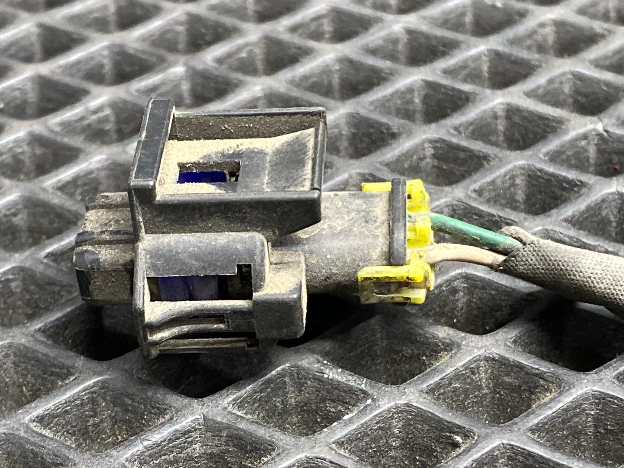https://ycs.partsauto.market/partsauto-images/thmbs/userImages/c8f07ba63eb5b2f0f6006ea854bf8f7d/part/3ab3f508-19fa-477d-9ab9-efeec4d28edc_1775737914025.jpg