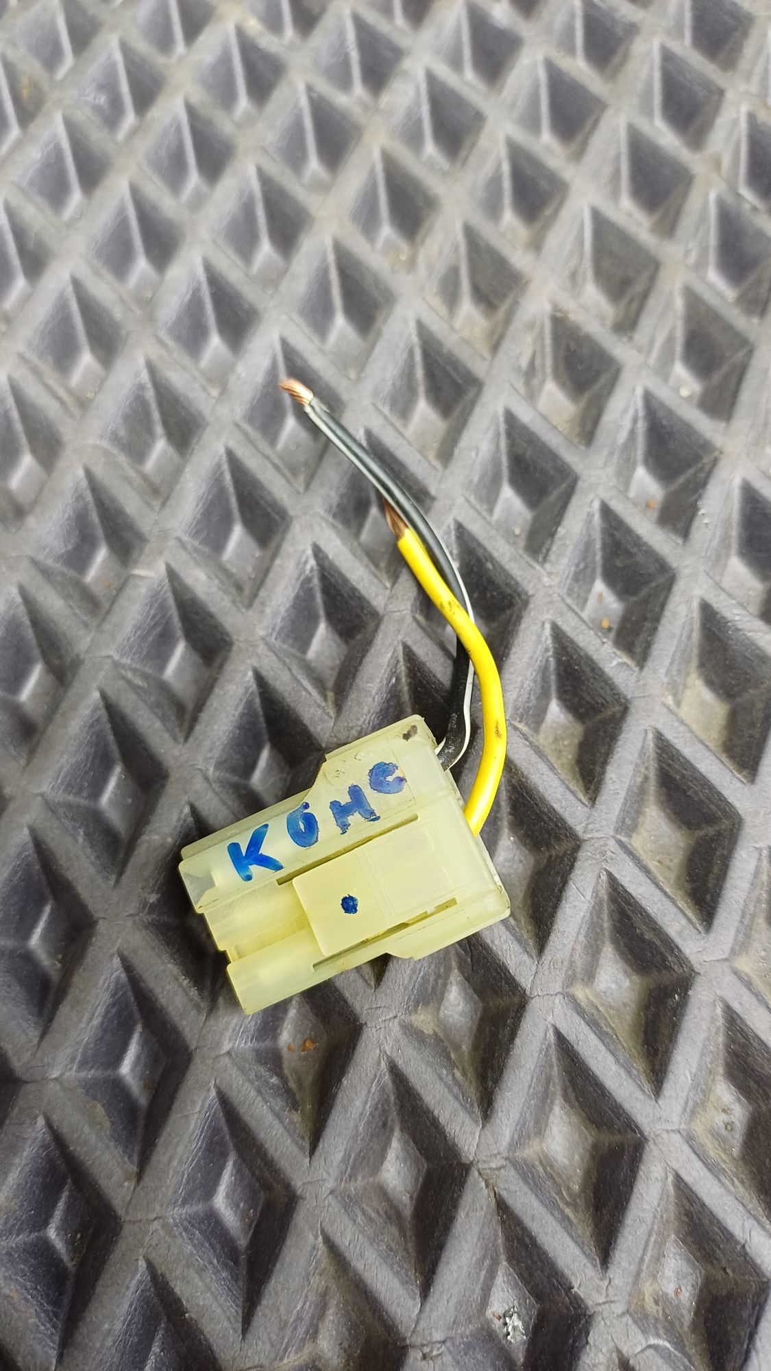 https://ycs.partsauto.market/partsauto-images/thmbs/userImages/c8f07ba63eb5b2f0f6006ea854bf8f7d/part/3b7235d2-7851-4fc0-9bb3-b6ed374dea03_1774625138444.jpg