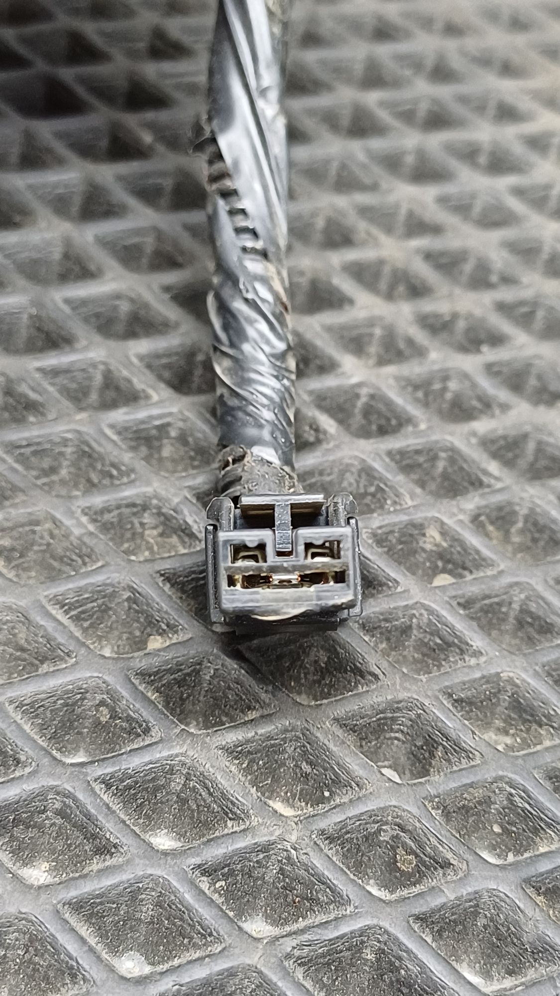 https://ycs.partsauto.market/partsauto-images/thmbs/userImages/c8f07ba63eb5b2f0f6006ea854bf8f7d/part/3b779b02-746b-43f4-b80a-2e6c847c6836_1777534604322.jpg