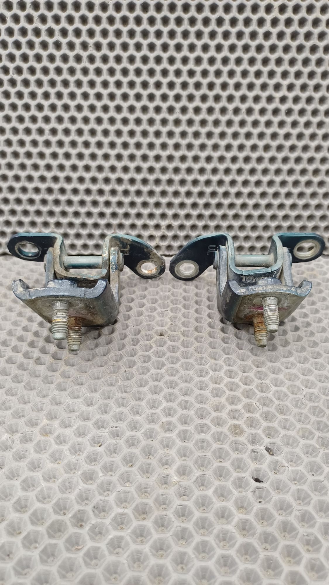 Б/У Петли двери задней левой Toyota CARINA E 6 дорест. 1992—1996 1994 Зеленый, 990 рублей, Краснодар