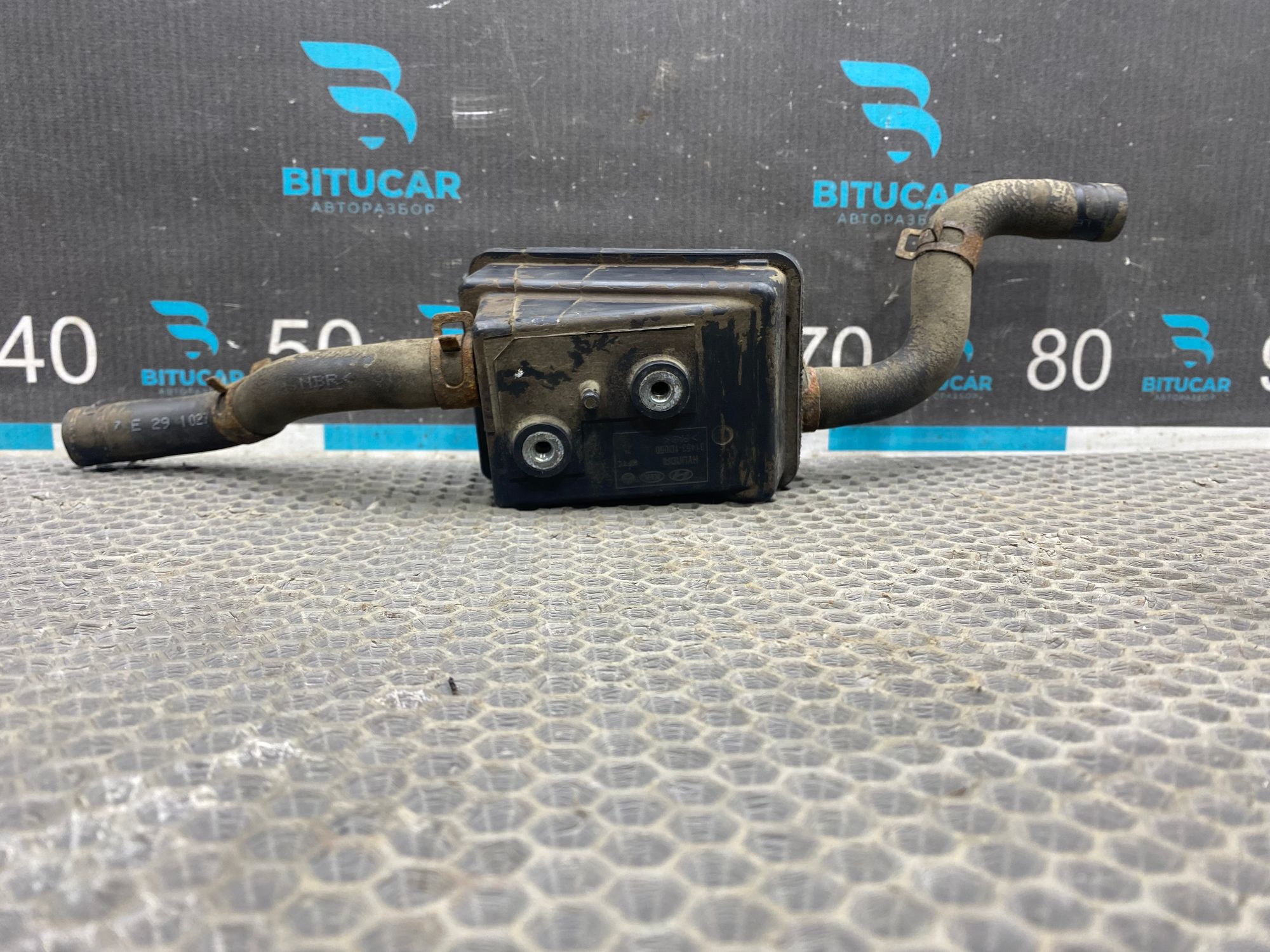 https://ycs.partsauto.market/partsauto-images/thmbs/userImages/c8f07ba63eb5b2f0f6006ea854bf8f7d/part/3c7ab611-278e-4bbe-b03e-0f8295903721_1771586482372.jpg