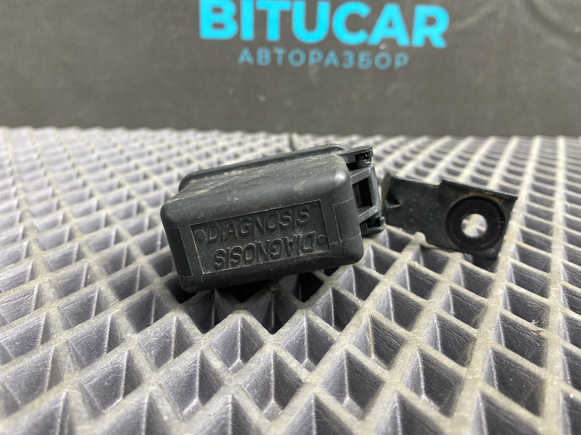 https://ycs.partsauto.market/partsauto-images/thmbs/userImages/c8f07ba63eb5b2f0f6006ea854bf8f7d/part/3cd905e6-615d-48a6-bc86-580f12f948f9_1775553913147.jpg