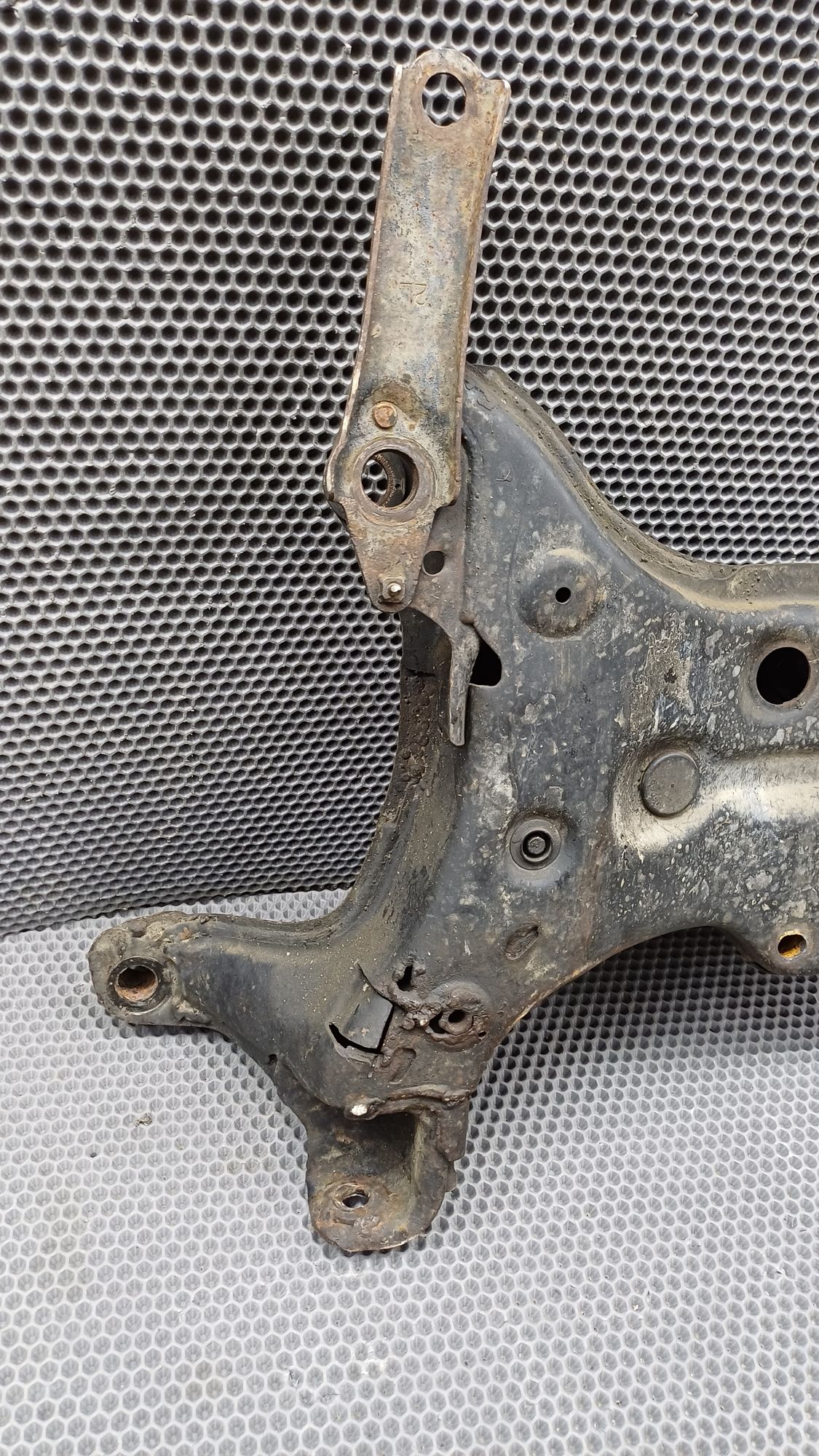 Б/У Подрамник передний Toyota CARINA E 6 дорест. 1992—1996 1994 Зеленый, 3990 рублей, Краснодар