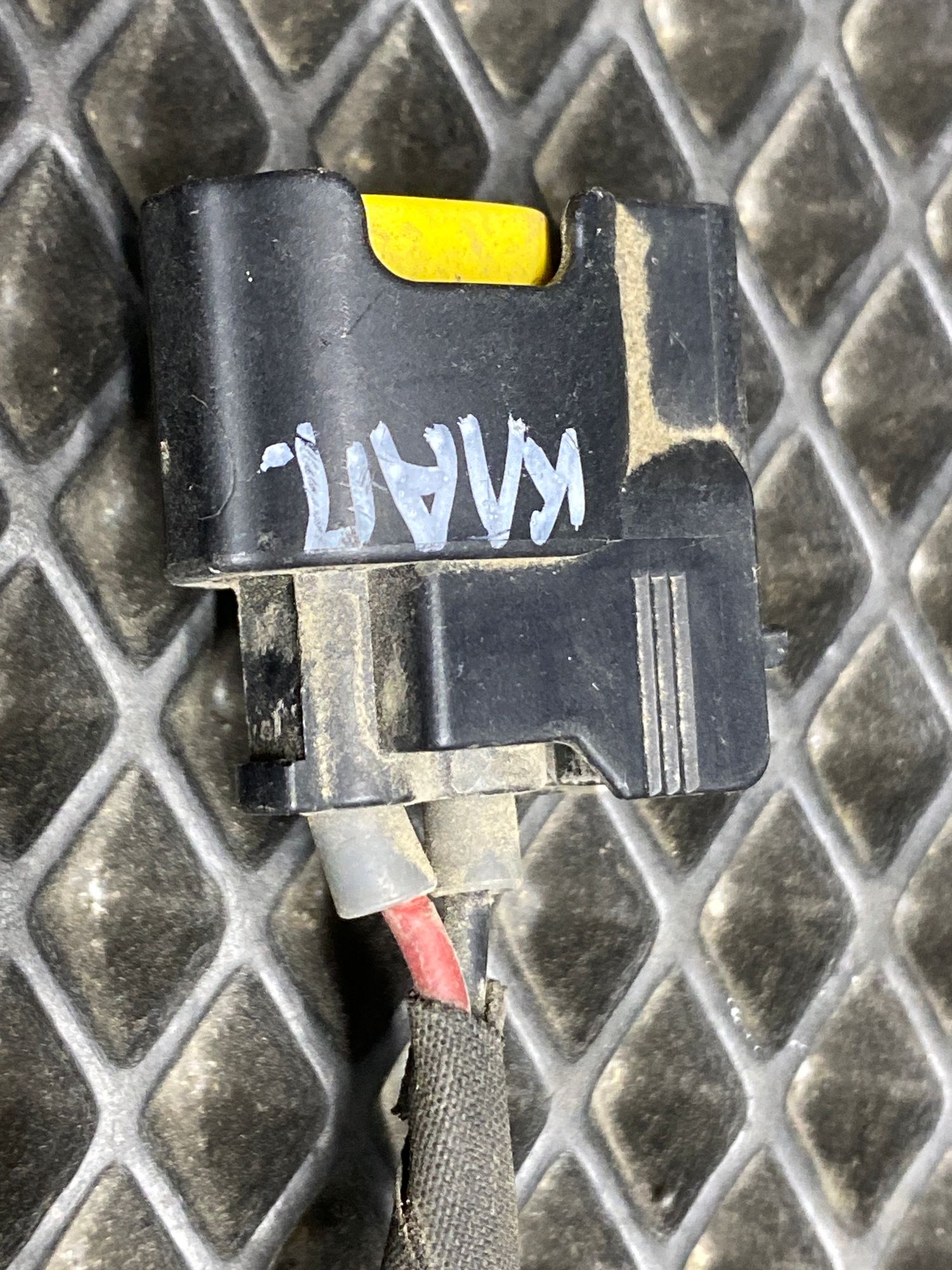 https://ycs.partsauto.market/partsauto-images/thmbs/userImages/c8f07ba63eb5b2f0f6006ea854bf8f7d/part/3e282965-59f8-4190-bd22-eaeac5ad0cc4_1775742668663.jpg