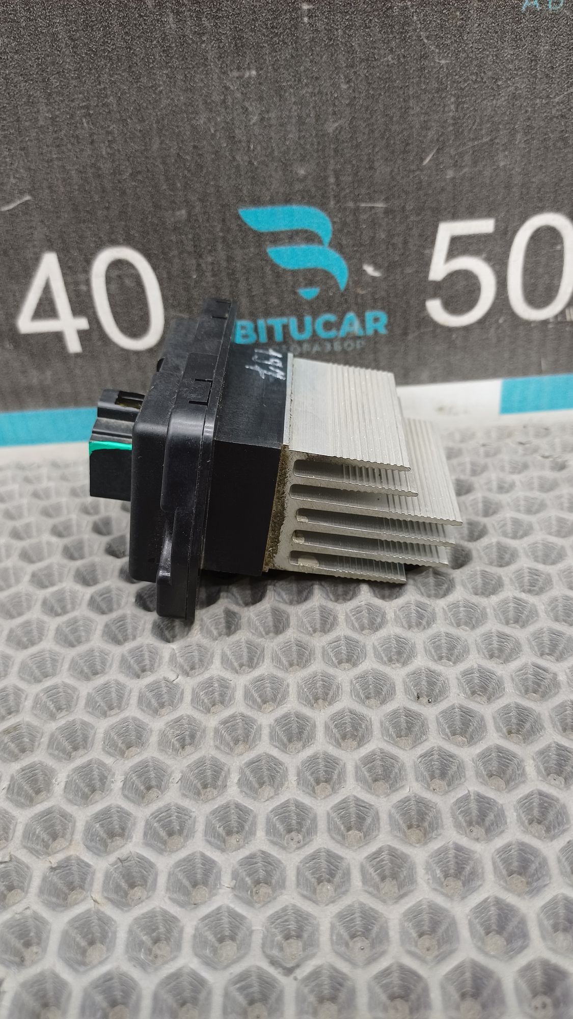 https://ycs.partsauto.market/partsauto-images/thmbs/userImages/c8f07ba63eb5b2f0f6006ea854bf8f7d/part/3e3c89a7-4bc5-486a-ada5-42e49fb0416b_1775475810840.jpg