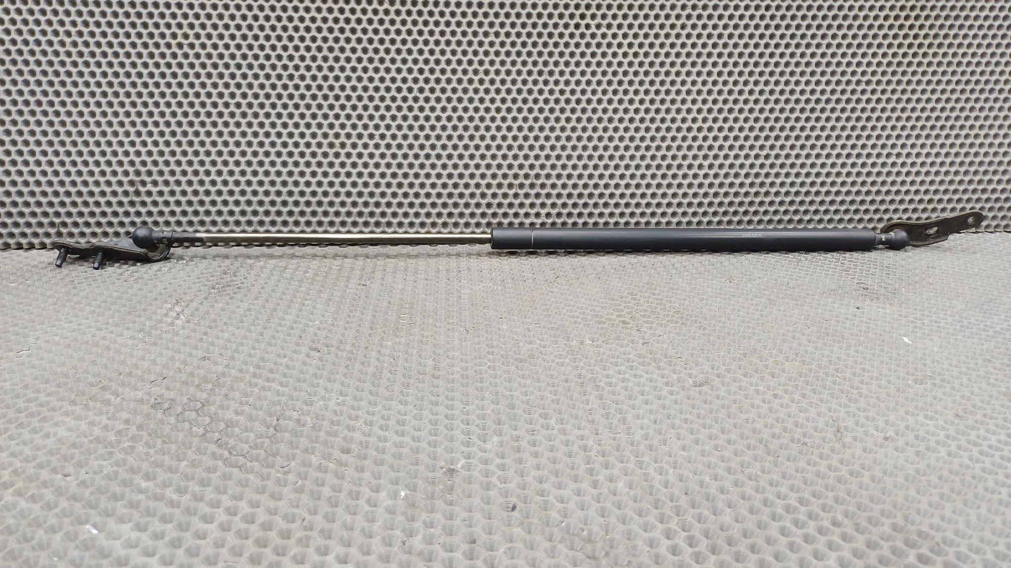 Б/У Амортизатор крышки багажника левый Toyota CARINA E 6 дорест. 1992—1996 1994 Зеленый, 990 рублей, Краснодар