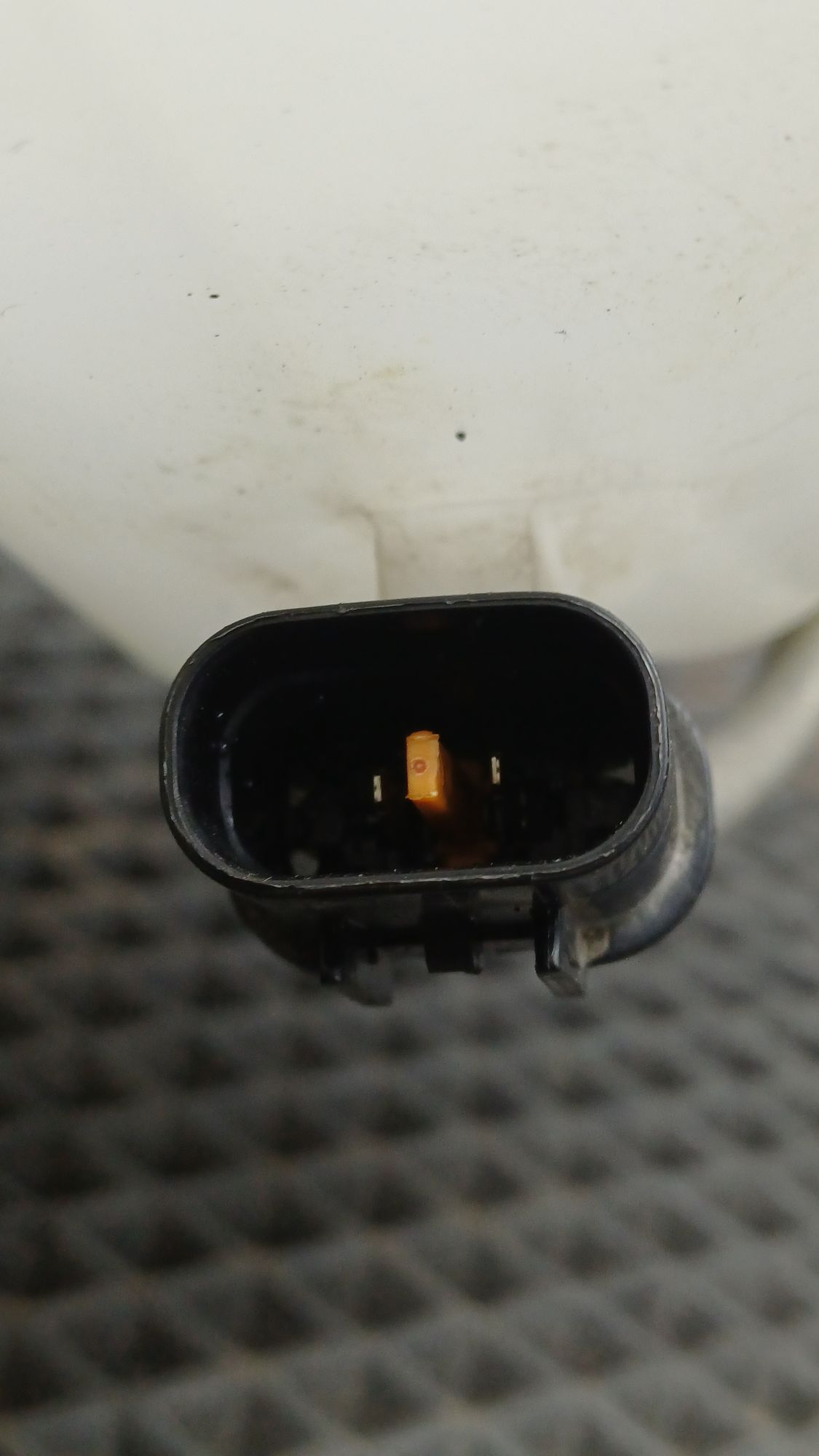 https://ycs.partsauto.market/partsauto-images/thmbs/userImages/c8f07ba63eb5b2f0f6006ea854bf8f7d/part/3ee9dbaf-6c82-464d-a93c-54edff2f41b6_1777277848499.jpg