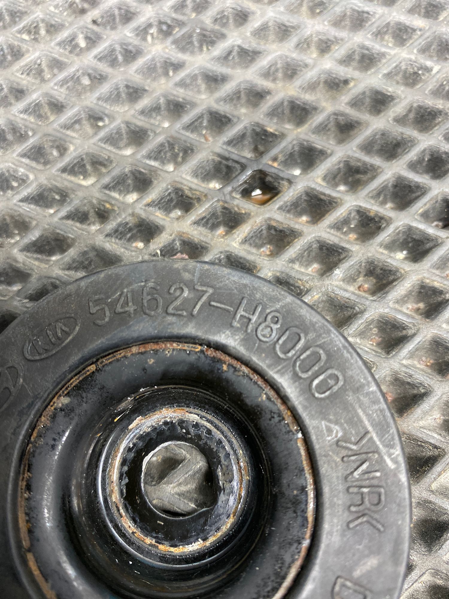 https://ycs.partsauto.market/partsauto-images/thmbs/userImages/c8f07ba63eb5b2f0f6006ea854bf8f7d/part/3f102478-be5a-4598-8a33-262c13cb14d9_1777119147790.jpg