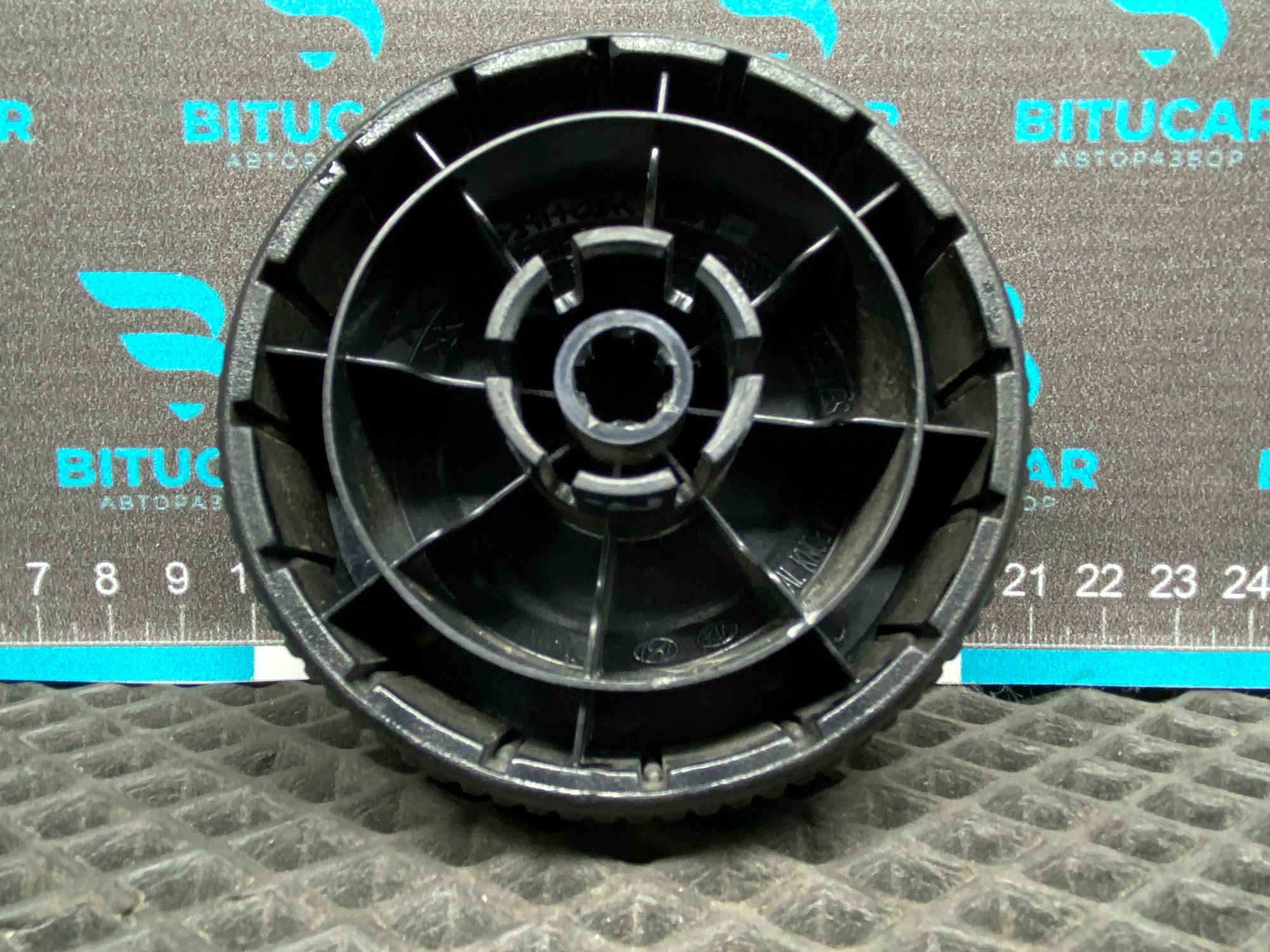 https://ycs.partsauto.market/partsauto-images/thmbs/userImages/c8f07ba63eb5b2f0f6006ea854bf8f7d/part/3f495c7f-b2fe-4d49-942f-4642e060244d_1777619561065.jpg