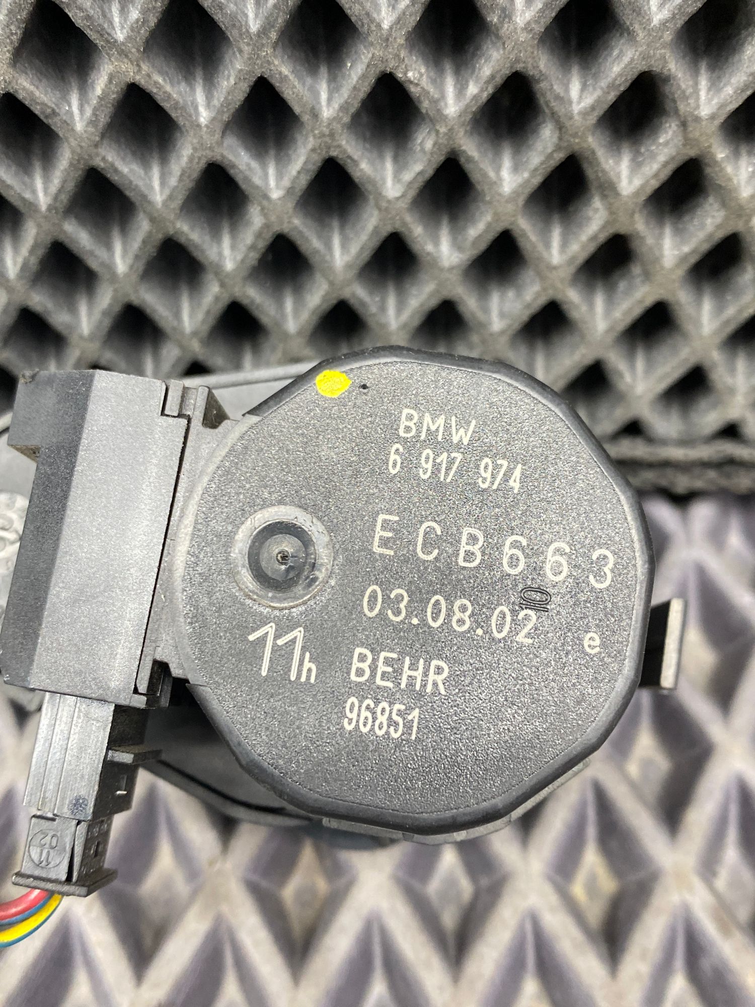 Б/У Сервопривод заслонок отопителя BMW 7-Series 4 дорест. 2001—2005 2003 Черный, 890 рублей, Краснодар