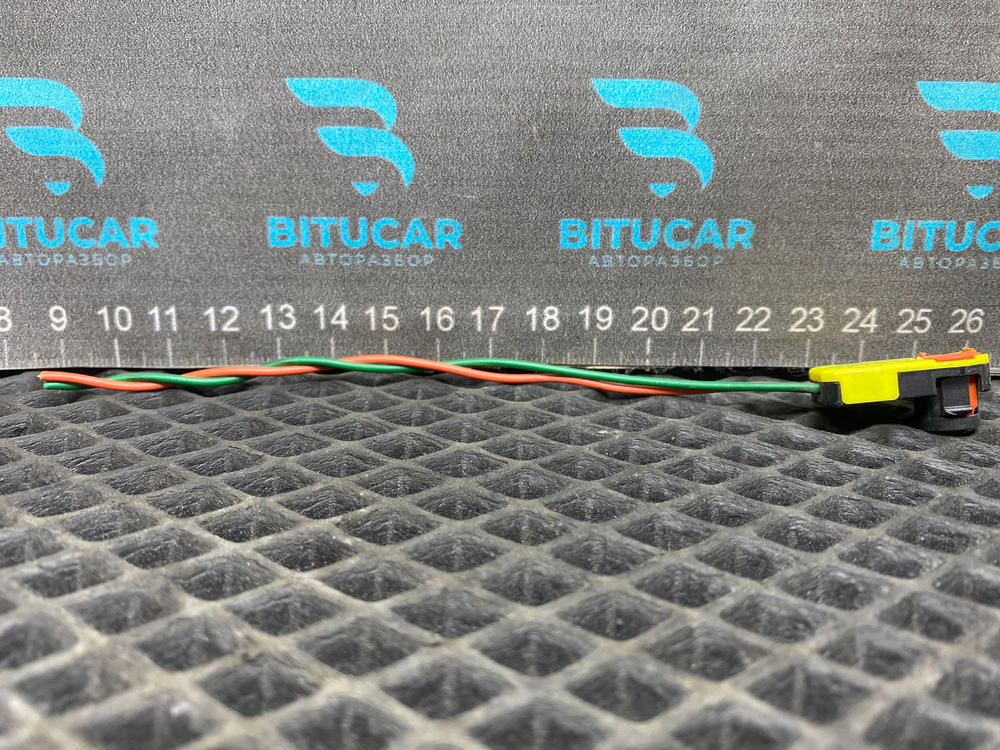 https://ycs.partsauto.market/partsauto-images/thmbs/userImages/c8f07ba63eb5b2f0f6006ea854bf8f7d/part/40382728-8cdc-40b6-9f19-e73ebebc830f_1777471954113.jpg