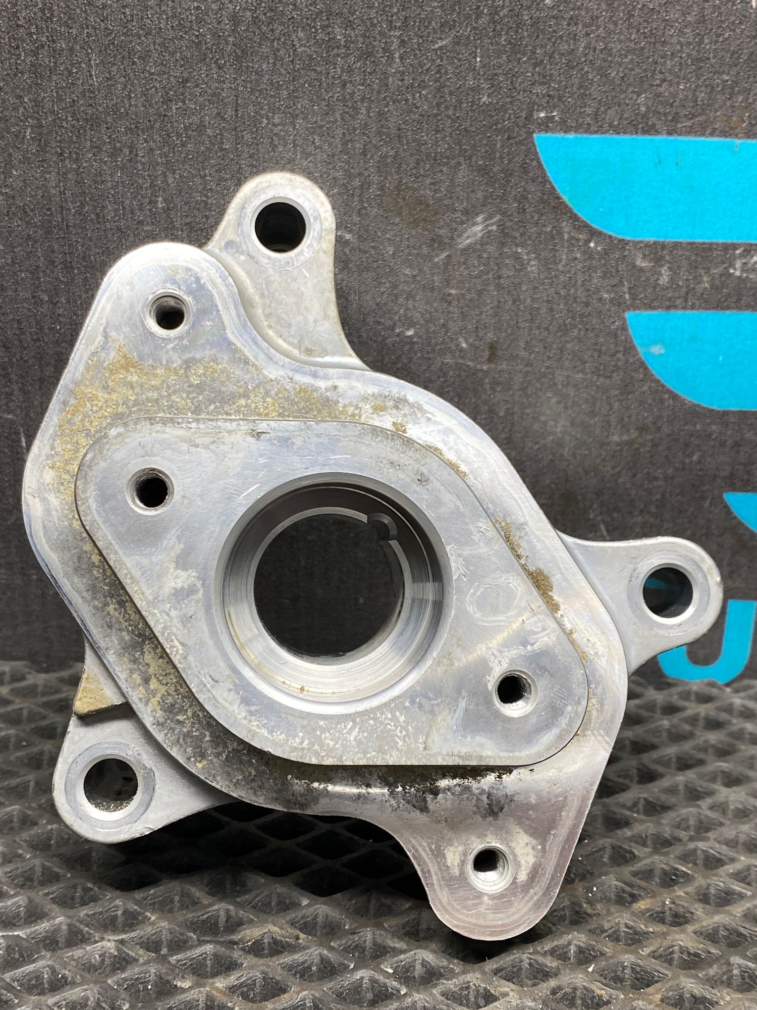 https://ycs.partsauto.market/partsauto-images/thmbs/userImages/c8f07ba63eb5b2f0f6006ea854bf8f7d/part/40564bfa-2120-428b-b007-0f2c67b5b0ae_1777208456771.jpg