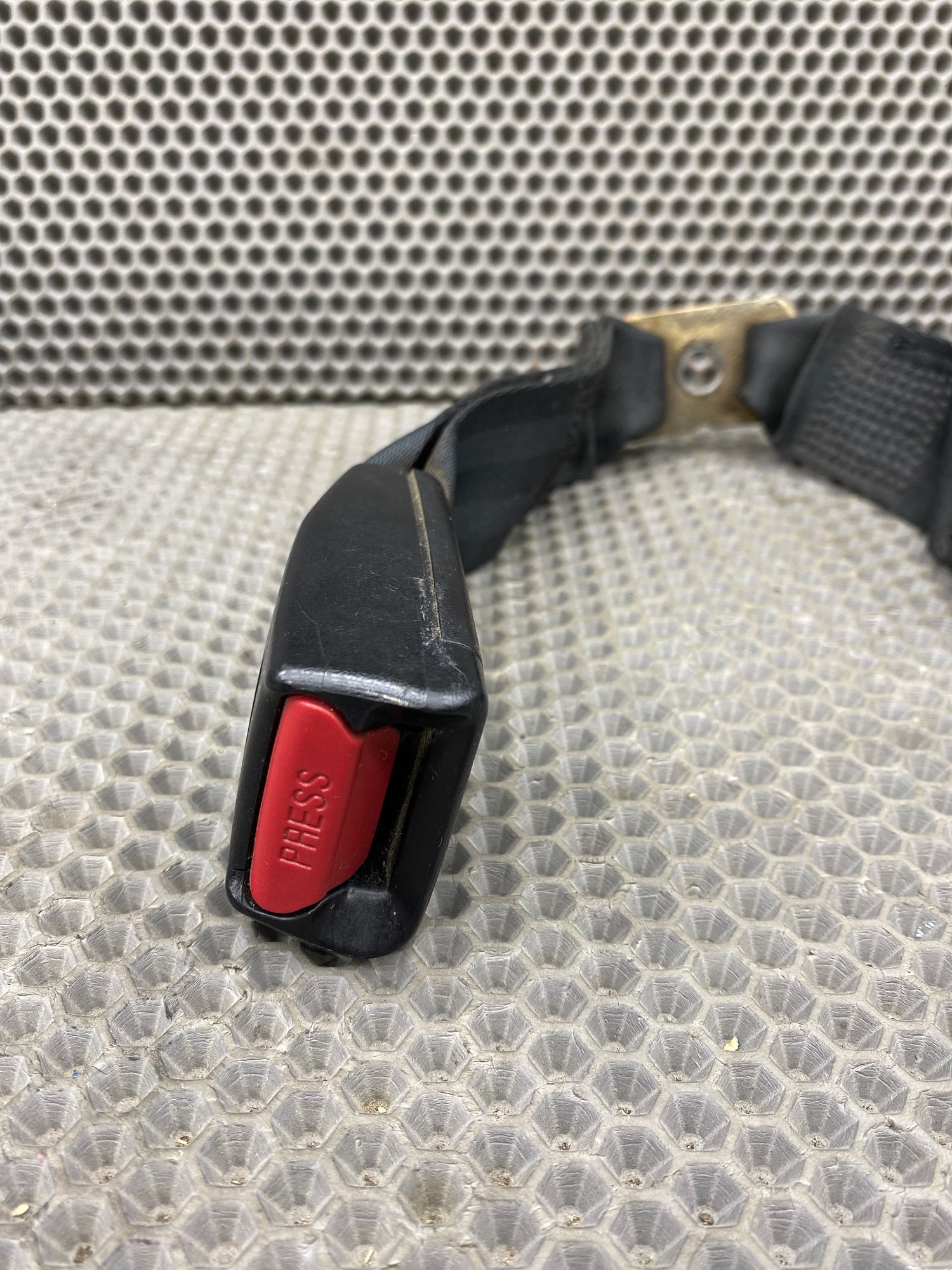 Б/У Замок спинки сидения Toyota CARINA E 6 дорест. 1992—1996 1994 Зеленый, 990 рублей, Краснодар