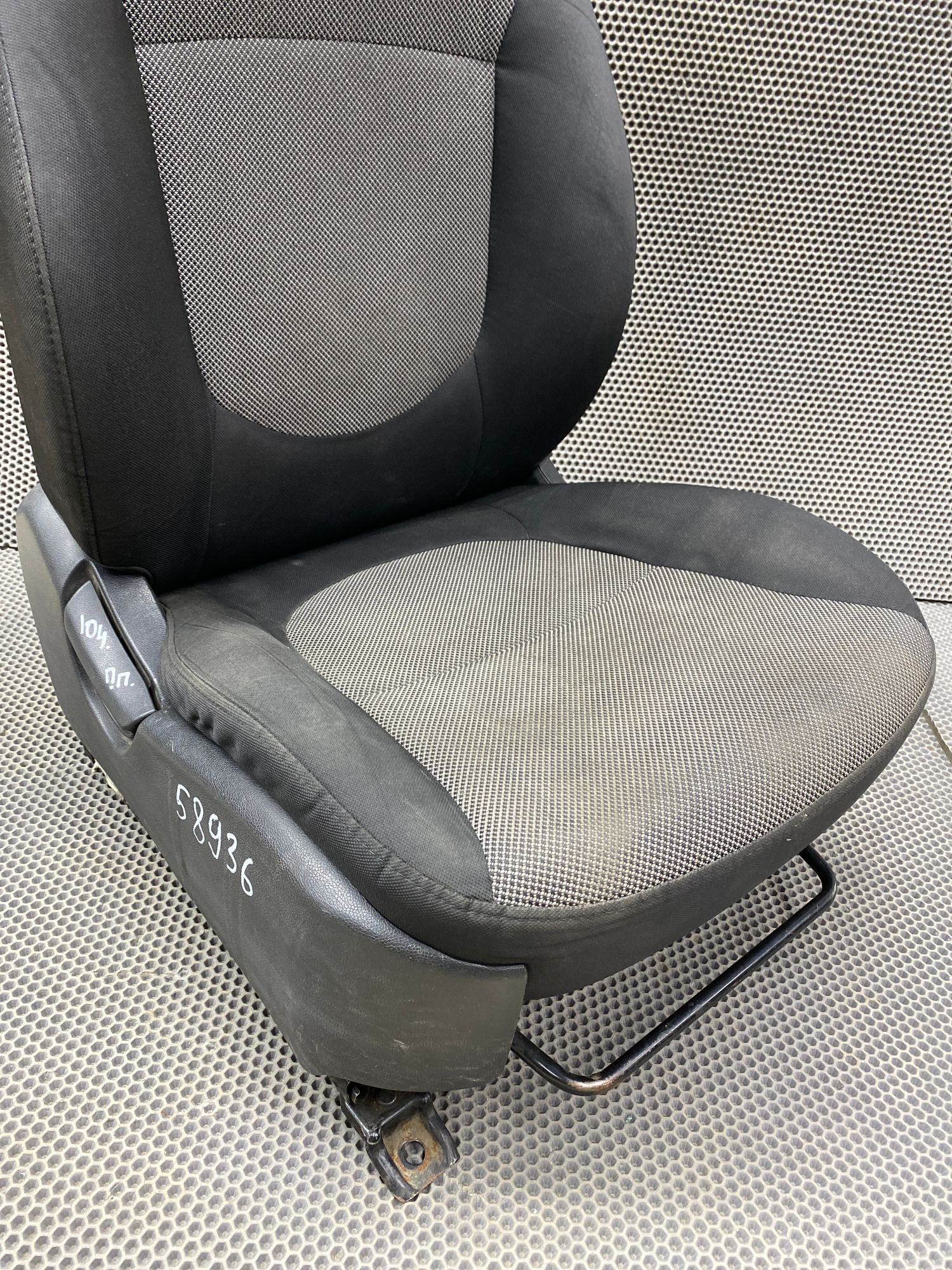 Б/У Сиденье передний правый Hyundai Solaris RB, 6990 рублей, Краснодар