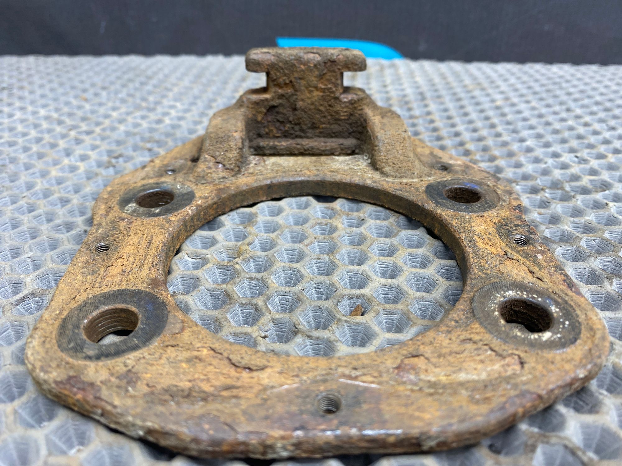 https://ycs.partsauto.market/partsauto-images/thmbs/userImages/c8f07ba63eb5b2f0f6006ea854bf8f7d/part/40c31fdd-0471-44d7-8936-79cff908bd71_1774782787452.jpg