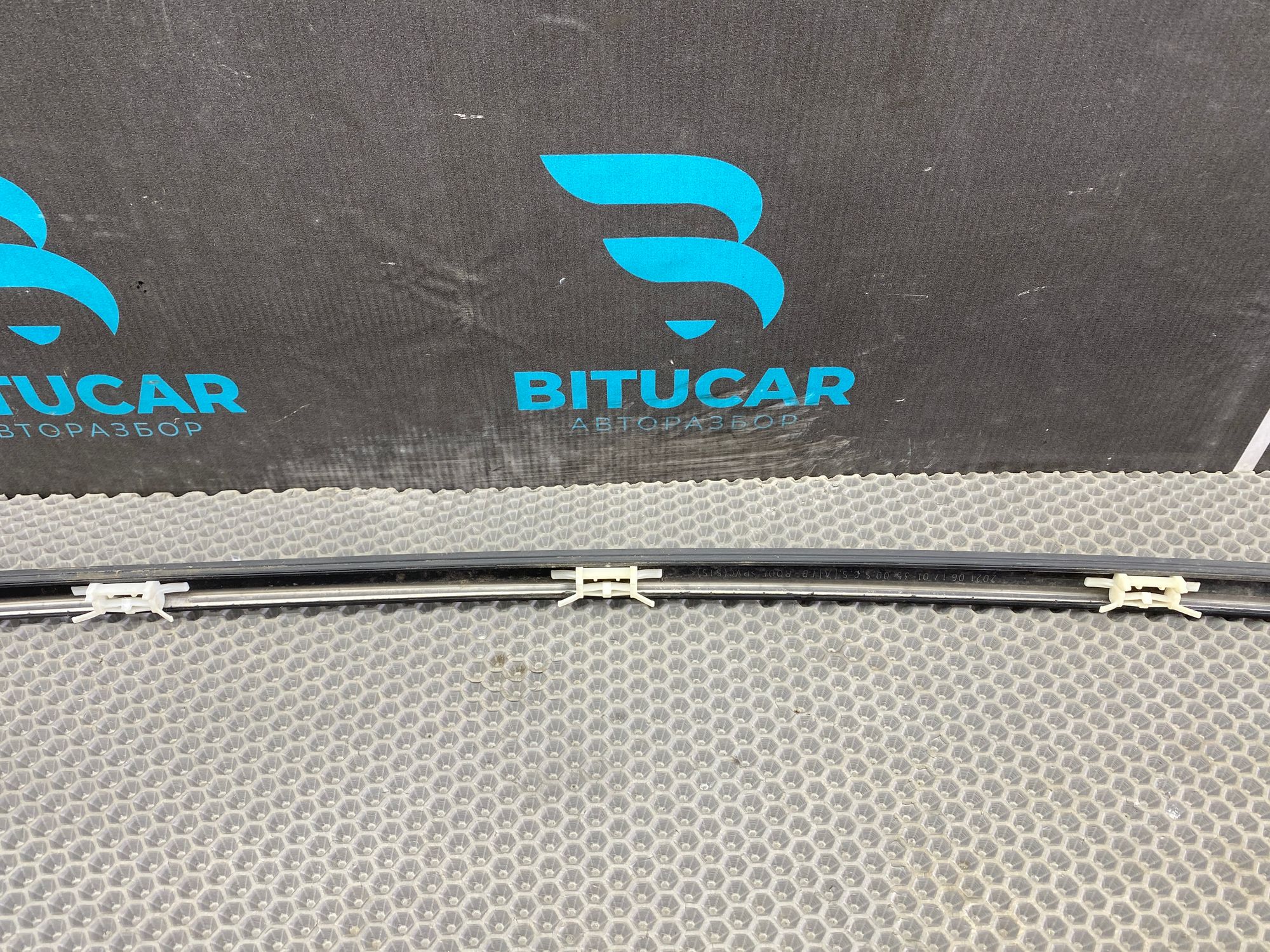 https://ycs.partsauto.market/partsauto-images/thmbs/userImages/c8f07ba63eb5b2f0f6006ea854bf8f7d/part/40e80ee2-f822-49e5-887f-037a9f3cc3e3_1777373943068.jpg