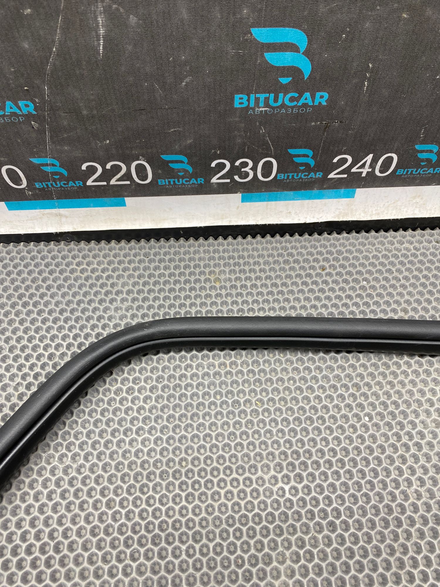 https://ycs.partsauto.market/partsauto-images/thmbs/userImages/c8f07ba63eb5b2f0f6006ea854bf8f7d/part/40f3ce60-9822-4bb9-b42d-d64b8ac85710_1777616420461.jpg