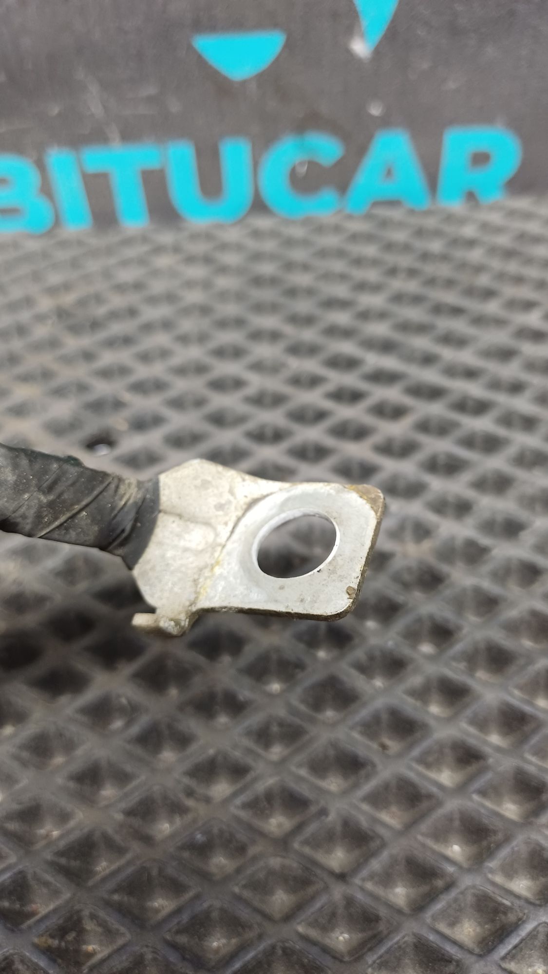 https://ycs.partsauto.market/partsauto-images/thmbs/userImages/c8f07ba63eb5b2f0f6006ea854bf8f7d/part/4137e38e-8c9b-4f44-a4c8-e84902a72e50_1777124720132.jpg