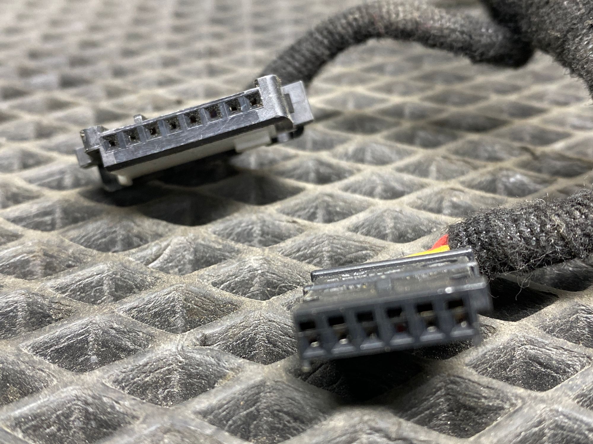 https://ycs.partsauto.market/partsauto-images/thmbs/userImages/c8f07ba63eb5b2f0f6006ea854bf8f7d/part/414f31bd-a426-43a6-a2b5-18516179ed72_1777444524522.jpg